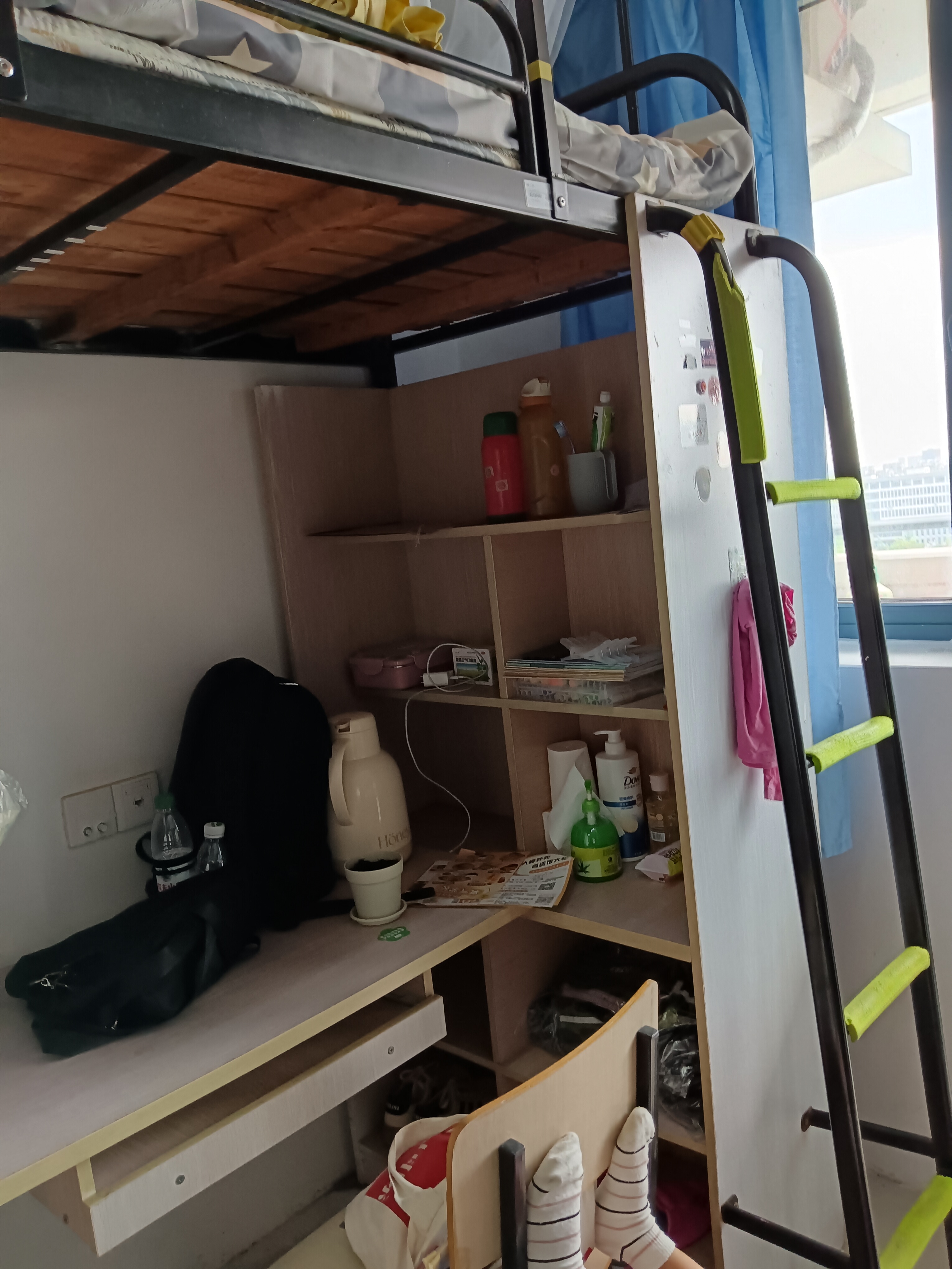 散的花费,加起来,到目前为止大约总共10000晕尬糯笱 宿舍照片真实