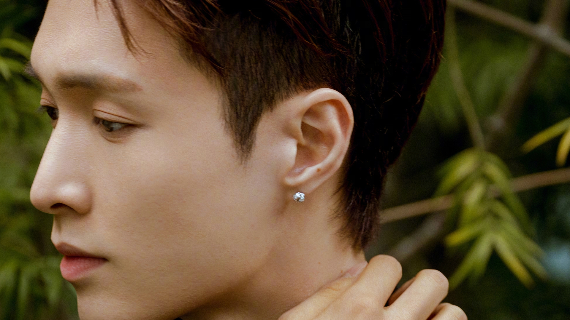 张艺兴录节目戴麦哭,节目组担忧粉丝反应未放,空流泪