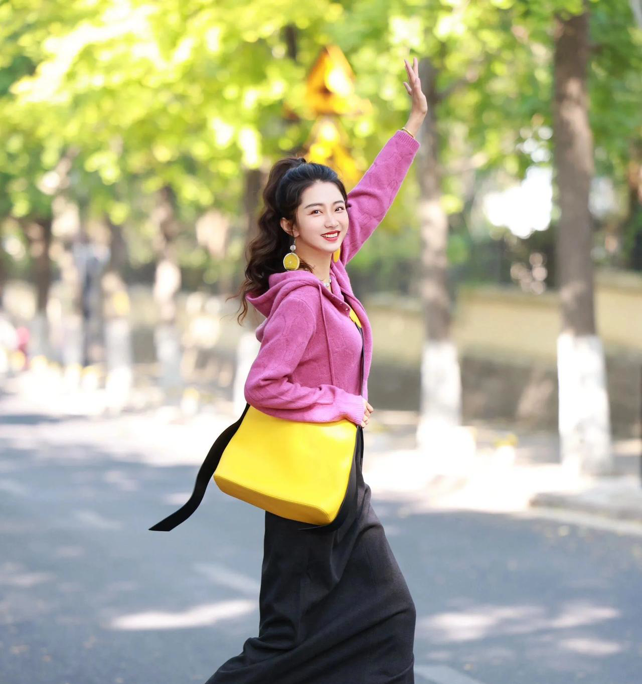 半年多的感情,我向他要一句我爱你",你猜他怎么说,"你又不是我老婆