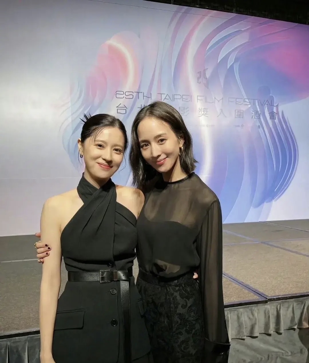 她是爱运动的女生,可是运动的健美却完全看不到,只