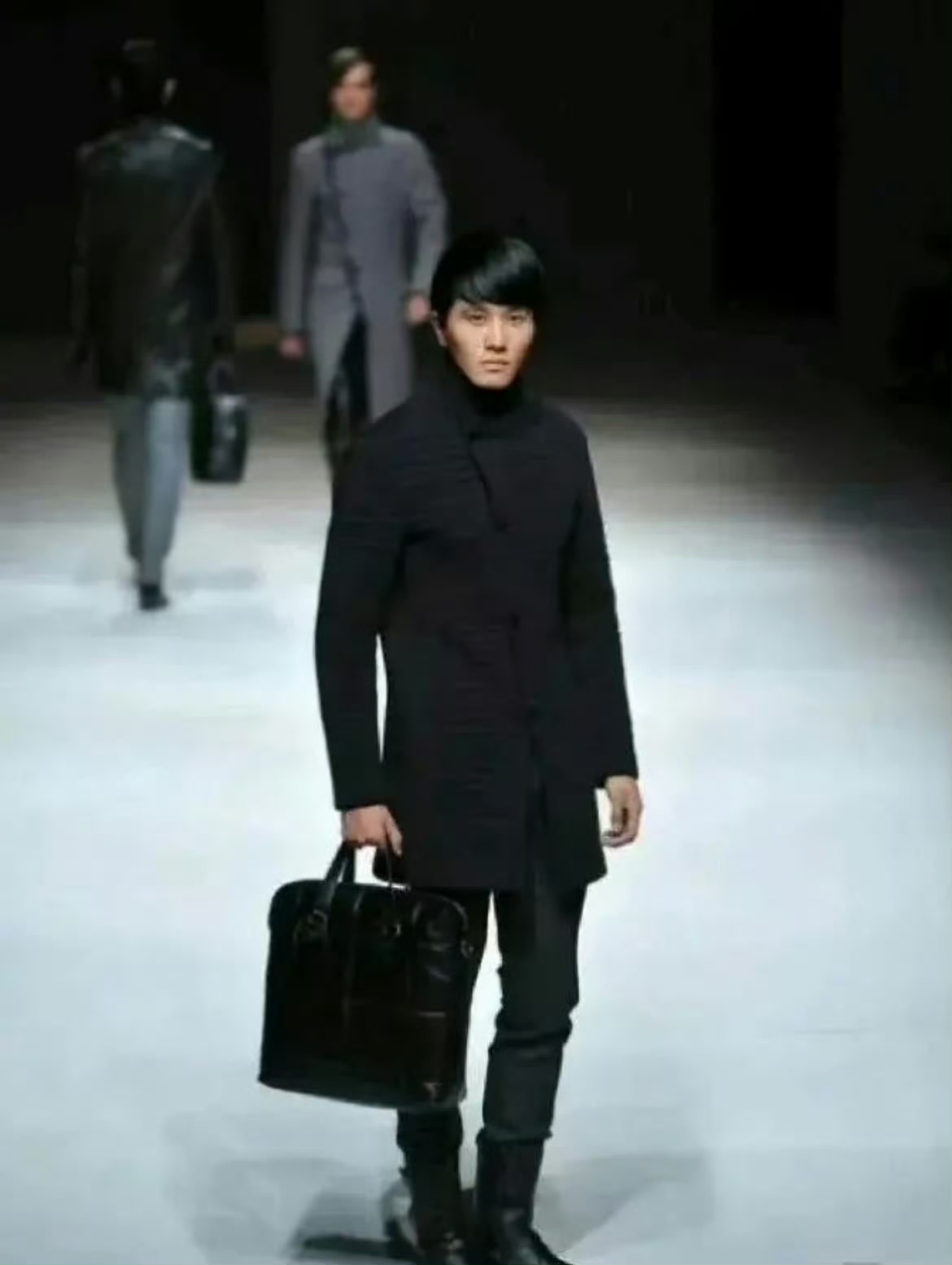 彭冠英当模特时身材也很好啊