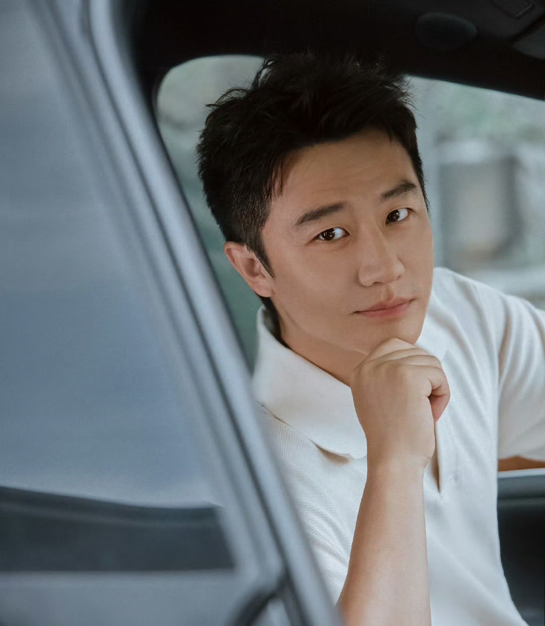 图片黄轩短发男明星黄轩图片黄轩一家三口照片黄轩低头照片黄轩发型