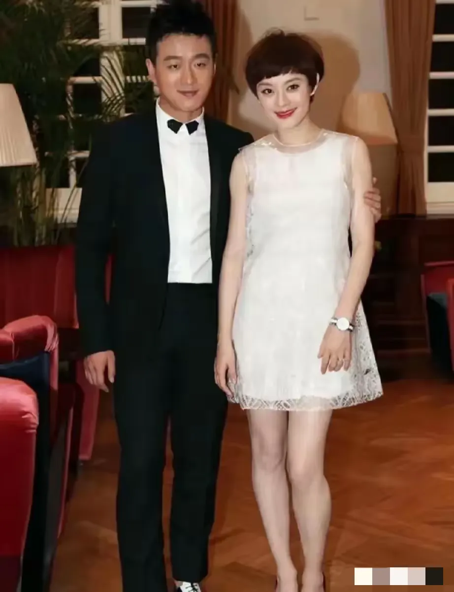 这默契,绝了!  这对演艺圈顶流,演夫妻演得太自然了!  1.