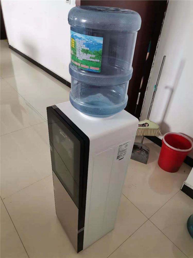 客厅坚决不摆"饮水机"了,建议学浙江人的做法,随时都能喝热水