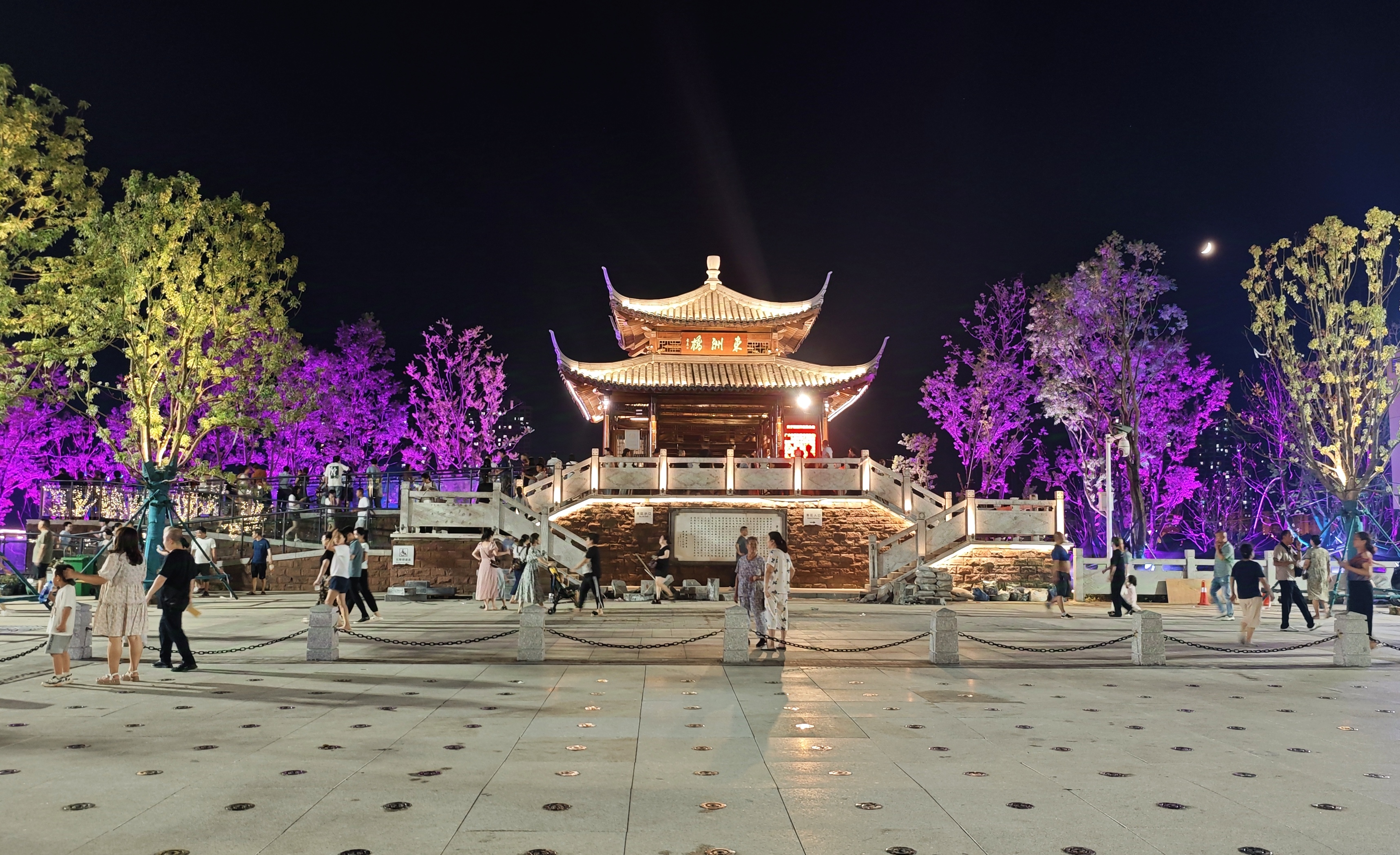 衡阳东洲岛景区入口处变化蛮大的啊!