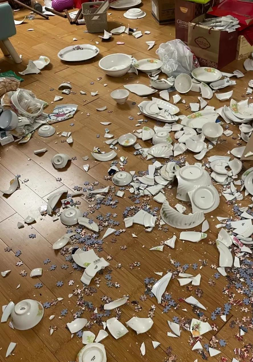 这年头,生儿子就是遭罪啊,我隔壁邻居,今天吵架了