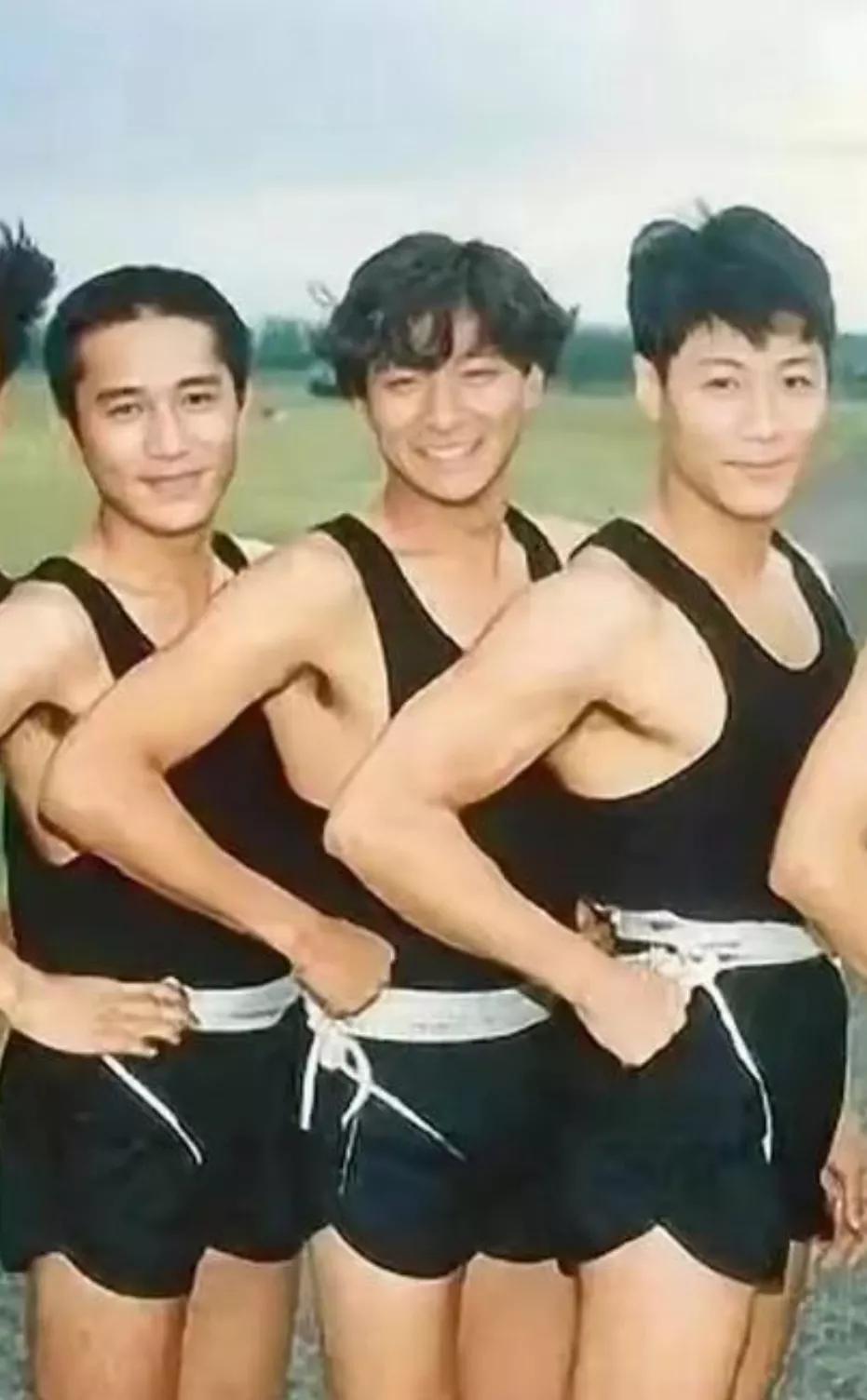 梁朝伟迷人的微笑,忧郁的眼神,魅力不可挡