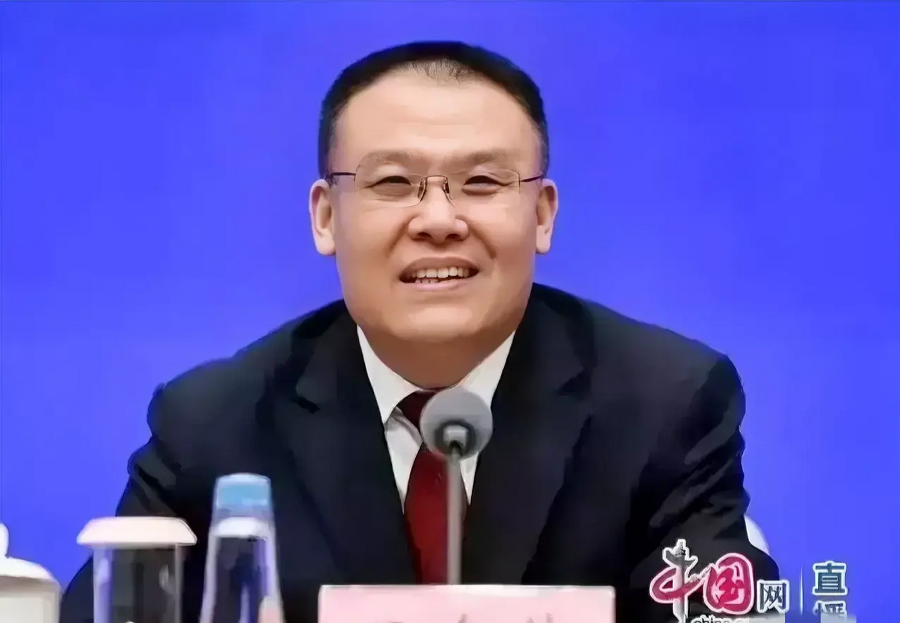 财政部正式宣布  近期,财政部副部长王东伟的言论就像一颗深水炸弹