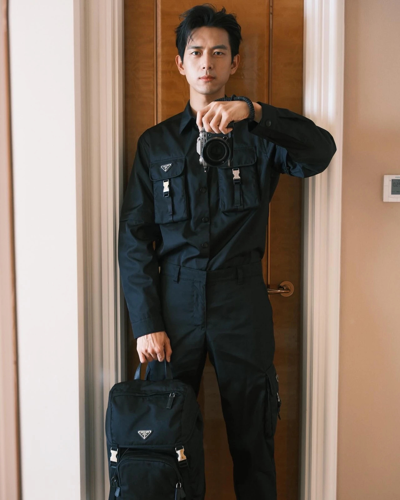 李现ins公开!那抹治愈微笑,灵气眼神暖化我心,根本停不下来!