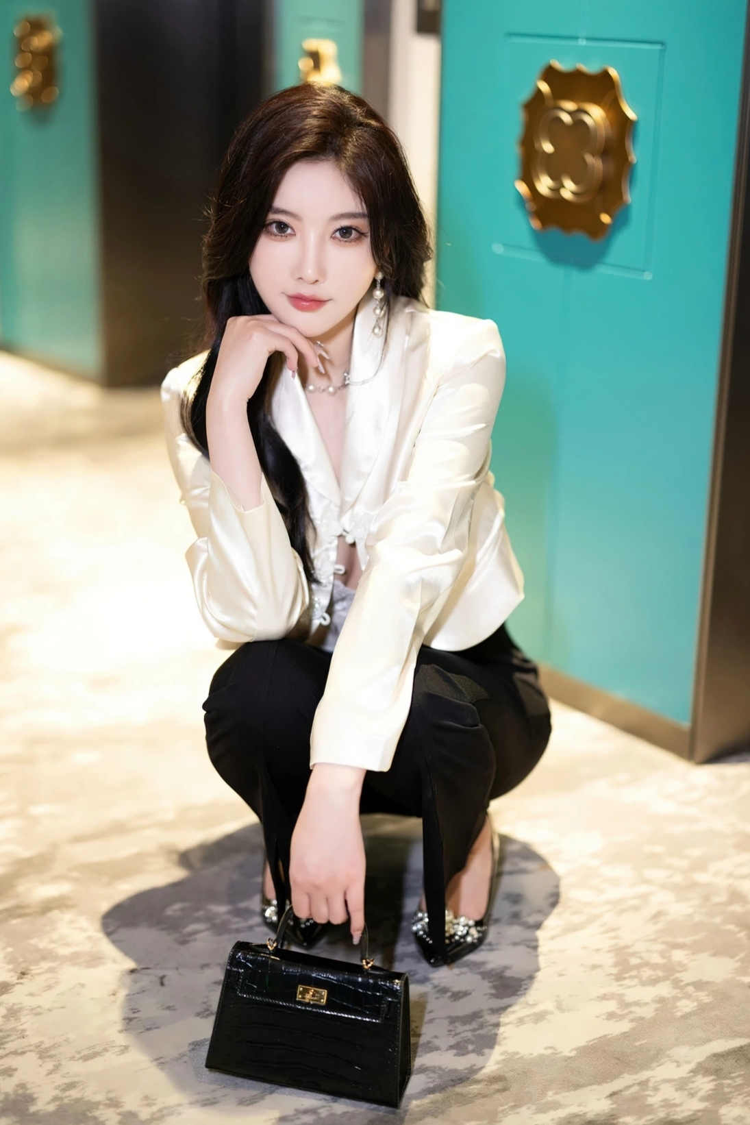 美女艺术照:白色蕾丝内衣完美写真80p