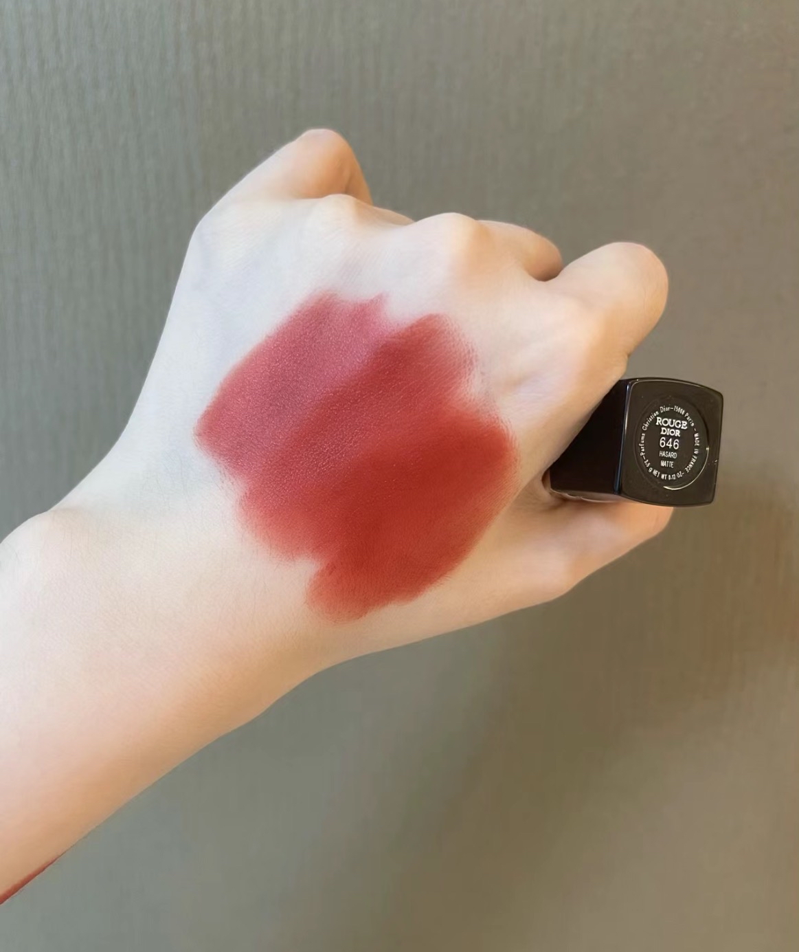 揭秘一款超适合日常的口红,薄涂厚涂都绝美