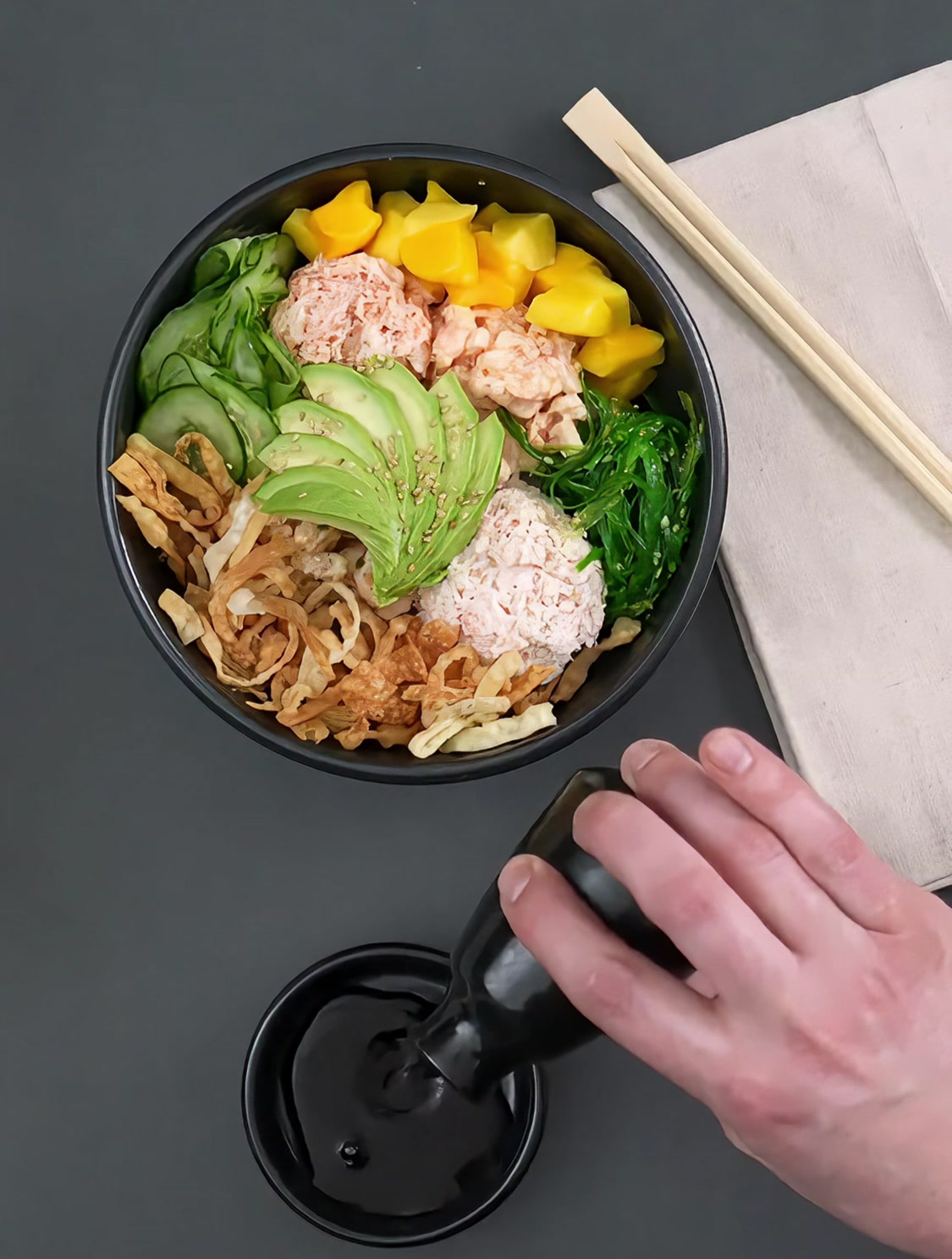 海洋之吻:日式海鲜盖饭,鲜美滋味触动味蕾的极致享受!