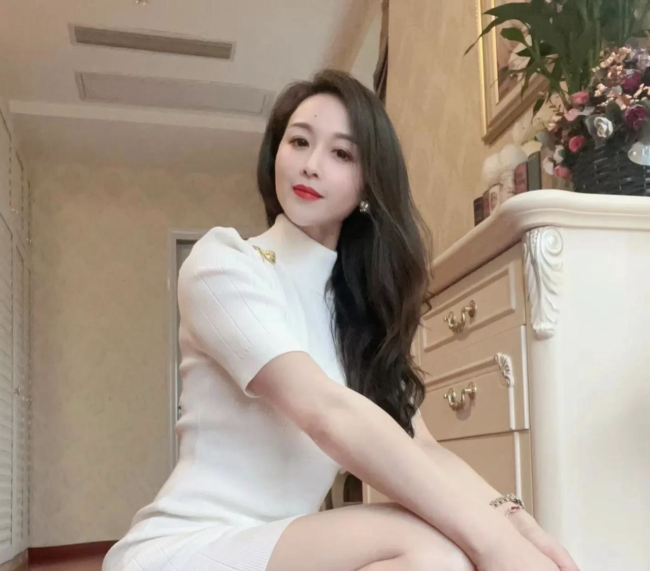 我弟下个月马上要结婚了,对方要46万彩礼,我做姐姐的准备拿25万,我