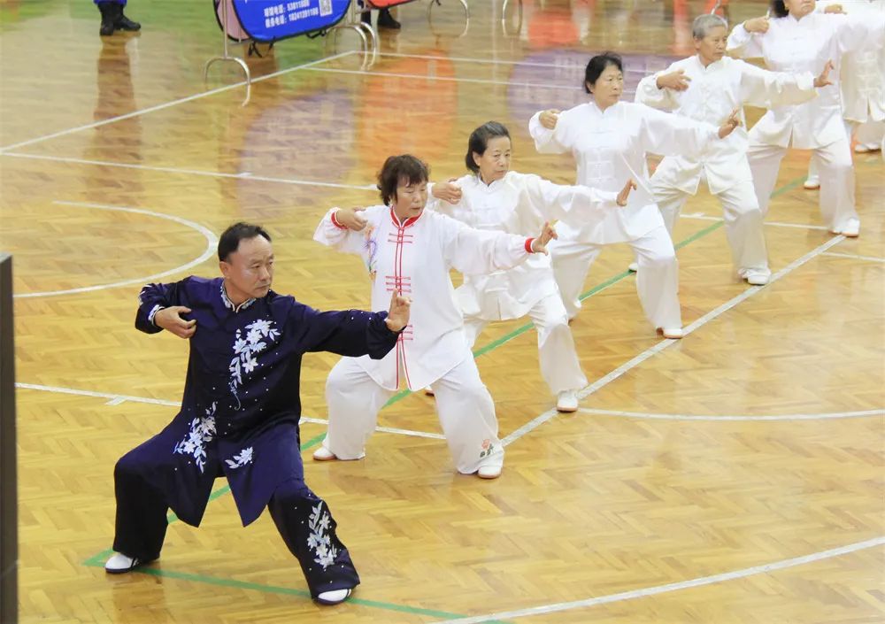 大赛上拿奖拿到手软!