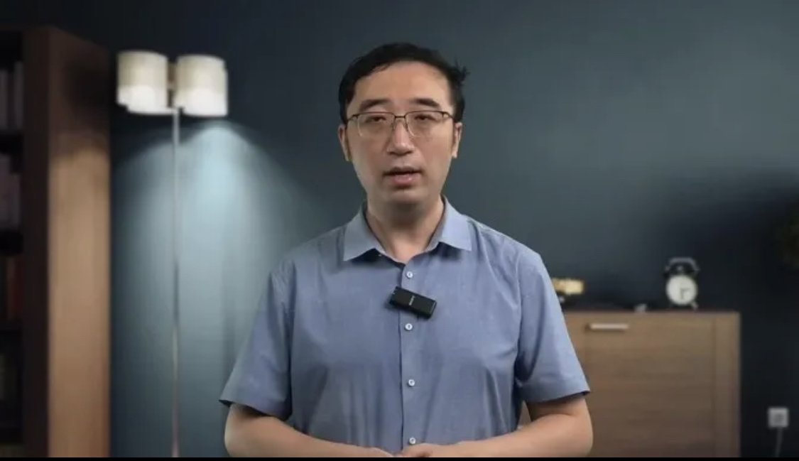 李永乐,清华研究生,找工作却因不加班被拒,最后跑去当月薪4000的老师