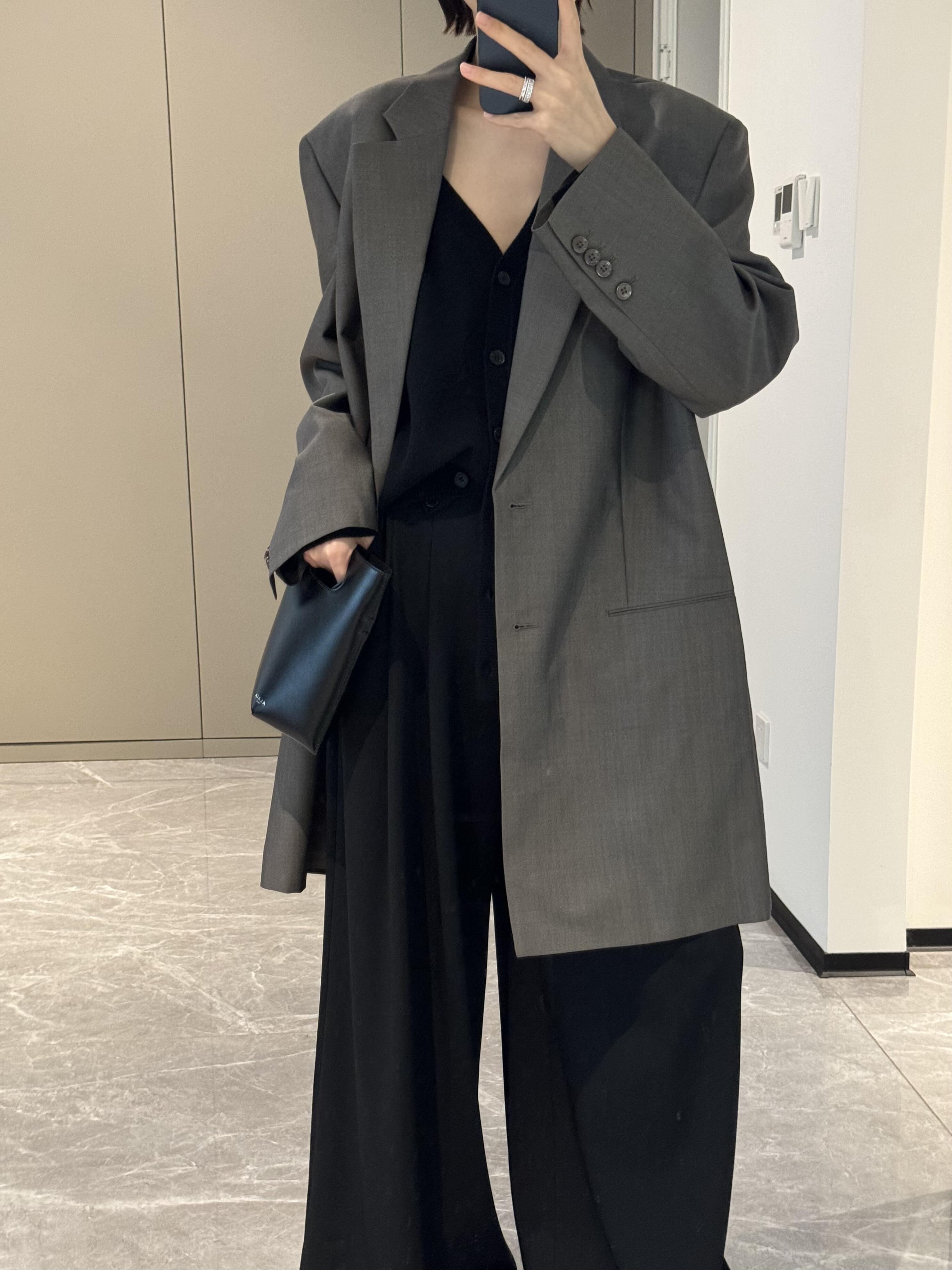 早秋高级感穿搭灵感|| 看不腻的黑白灰 秋冬羊绒羊毛 一衣