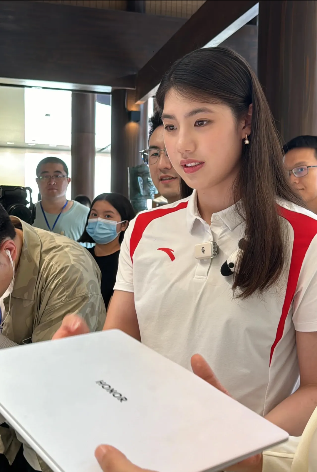 张雨霏,中国式美人! 美的阳光明媚,笑的阳光灿烂,好健康的美!