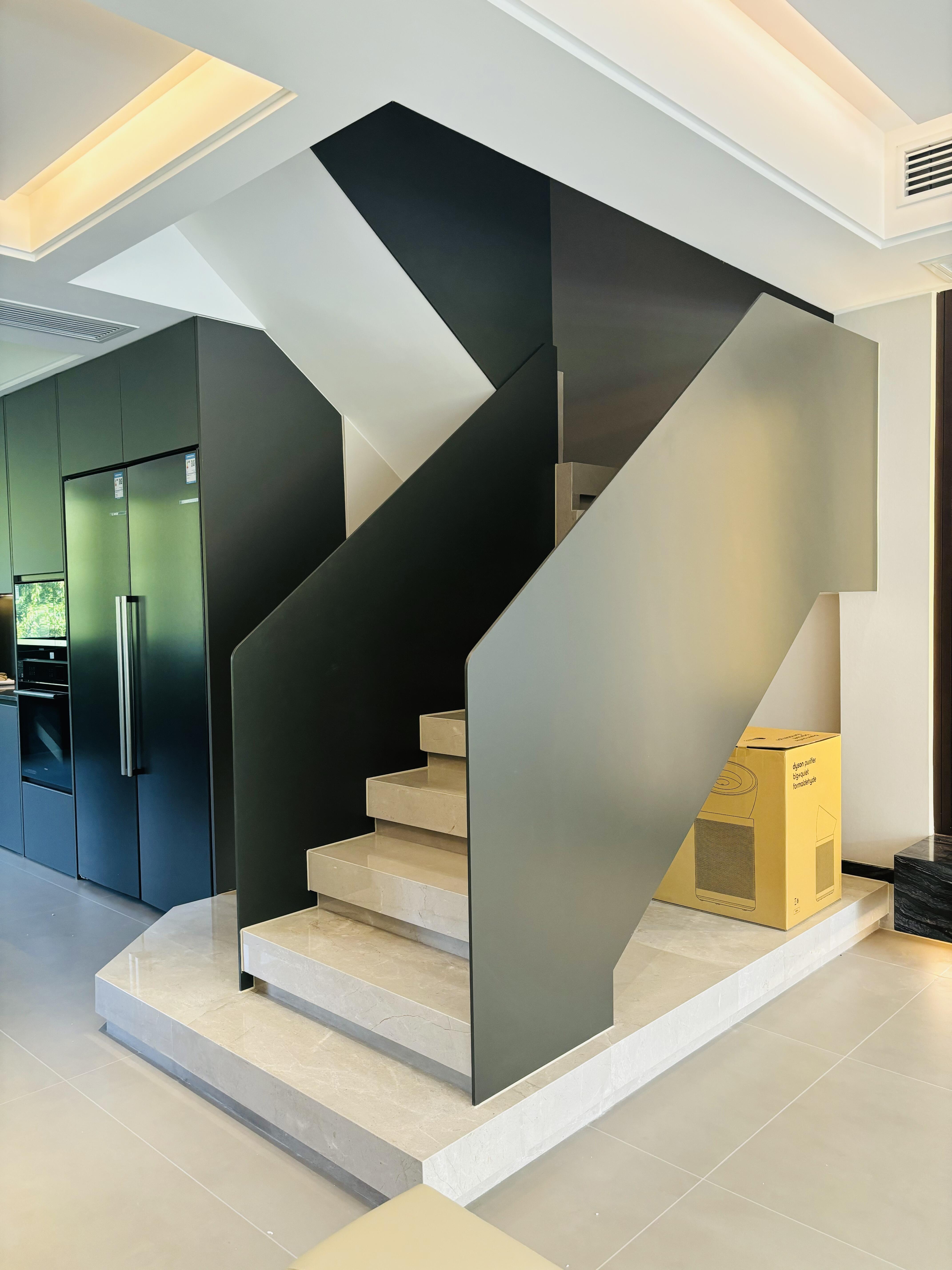 钢板楼梯落地效果.#家居装修# #装修灵感库