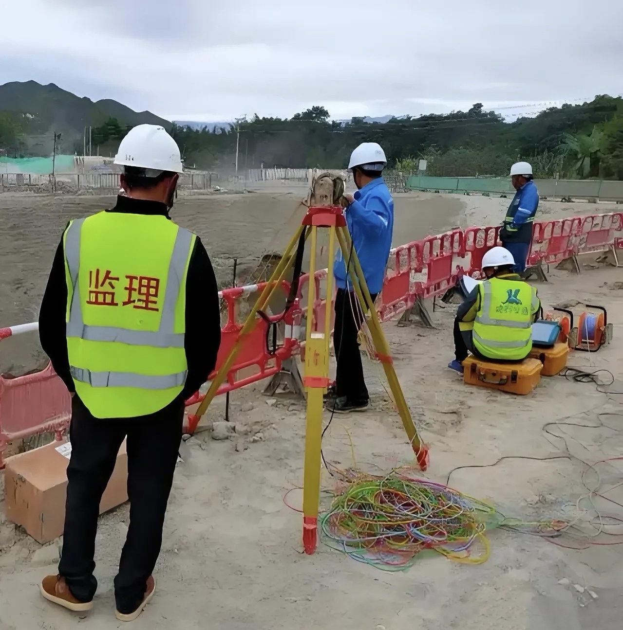 监理现场现场监理人员图片监理单位现场监理图片基坑施工监理监理工地