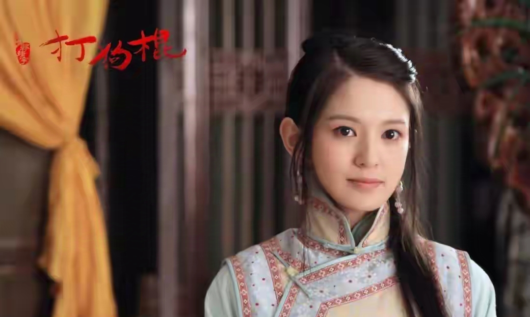 她是《打狗棍》中那个心地善良,忠诚不渝的哑女那格格;是《勇敢的心》