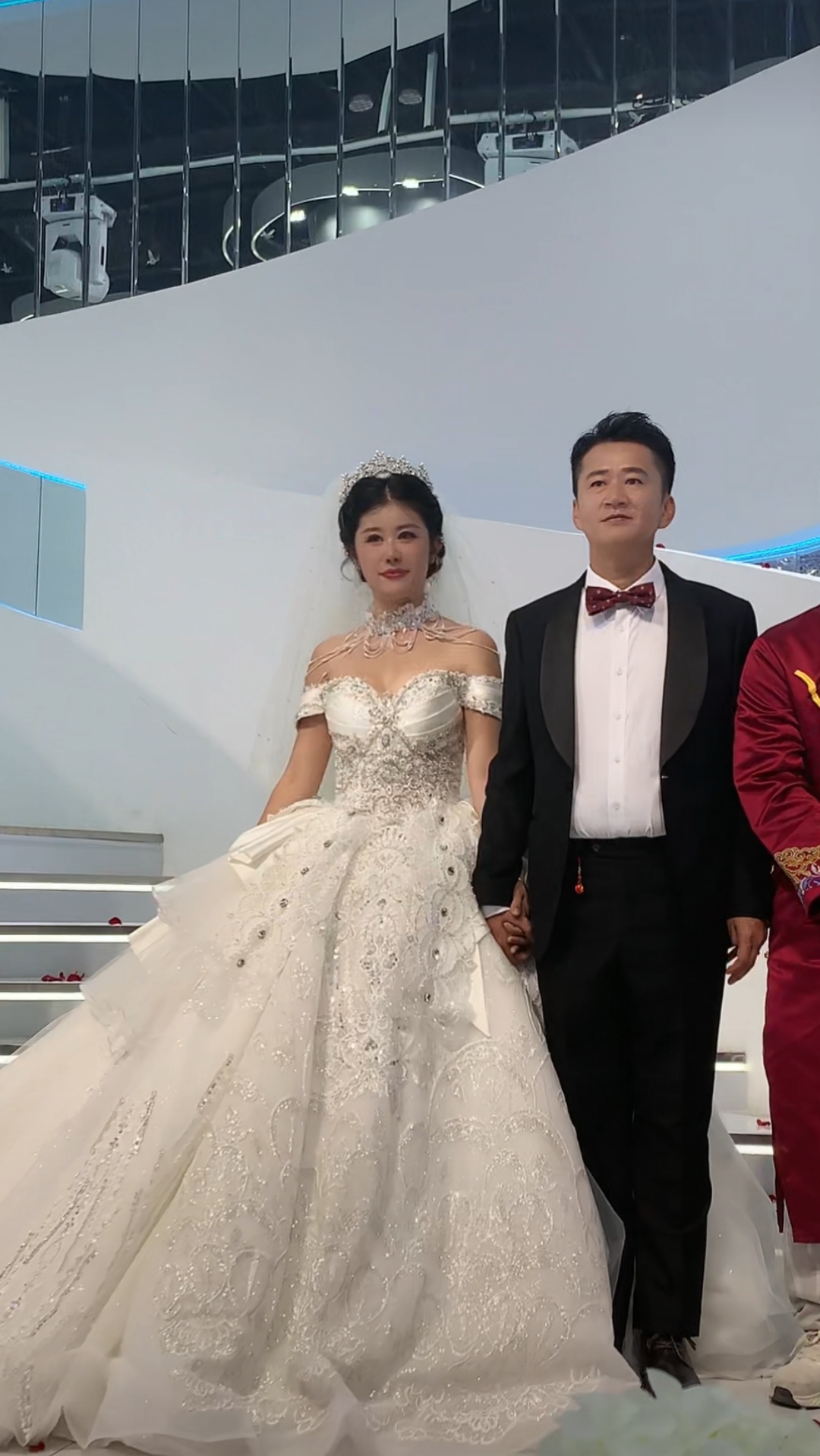 李嘉明是从农村走出来的41岁才结婚确实不容易祝福李佳明