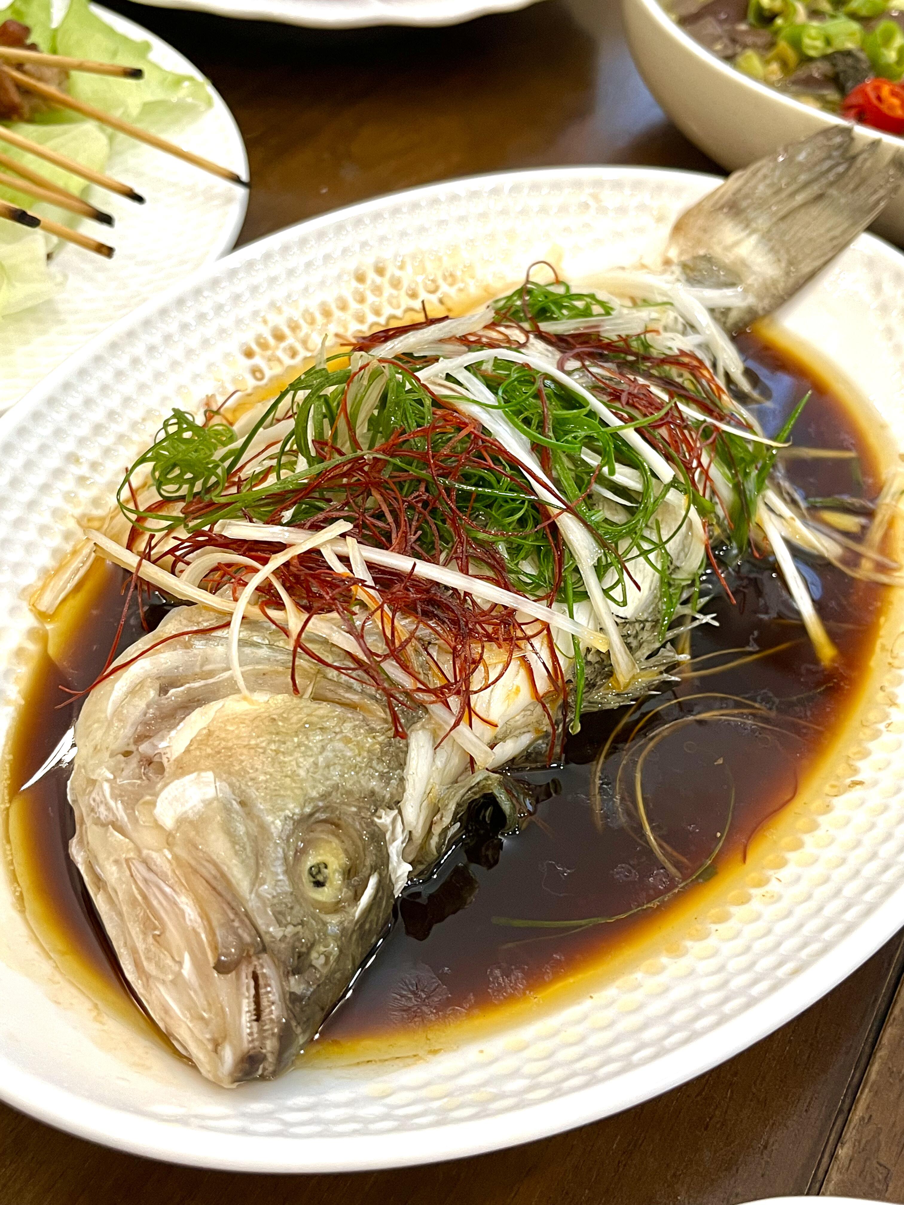 今日菜谱 蟹黄马蹄鲜肉饺配鲜虾汤 酸汤红油蟹黄马蹄鲜肉饺