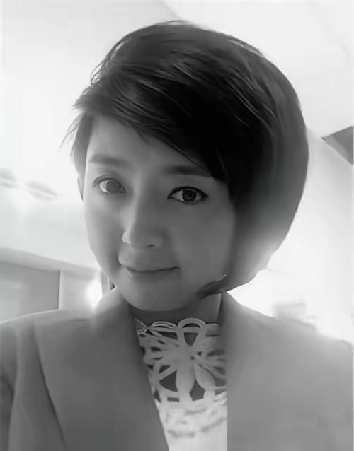 2015年,四川卫视女主持人佟瑶,聚完餐回酒店的路上,因为内急下车去