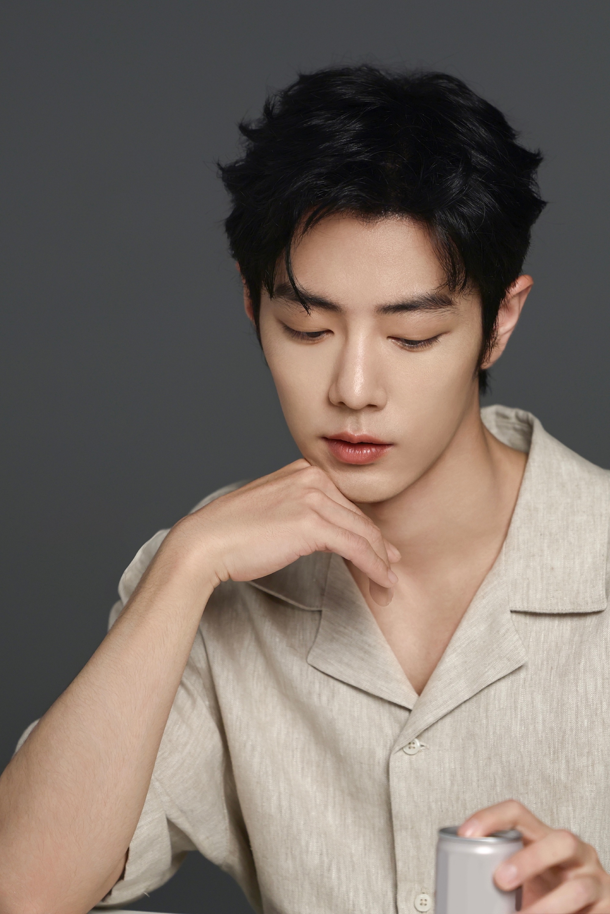 超爱肖战的这个托腮动作!