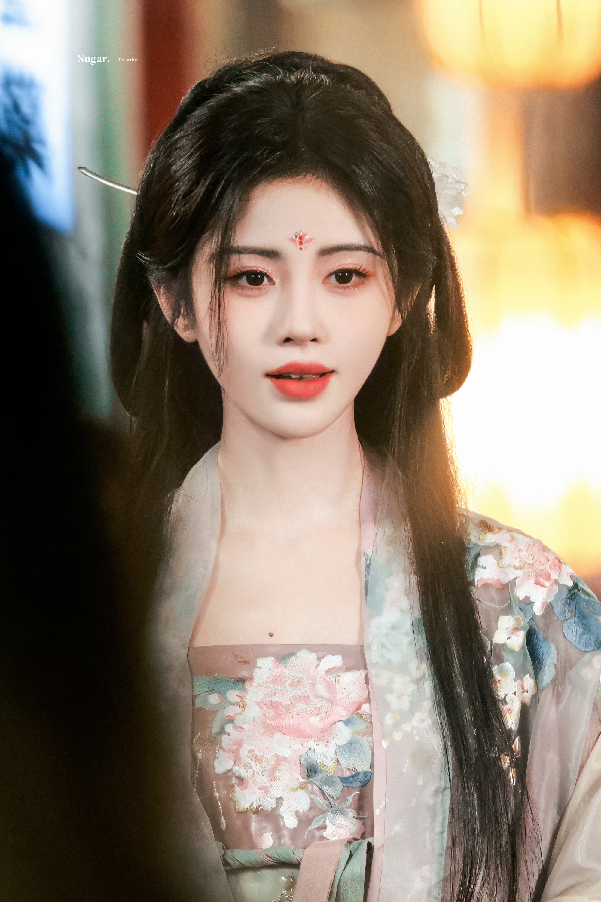 鞠婧祎扮演嫦娥