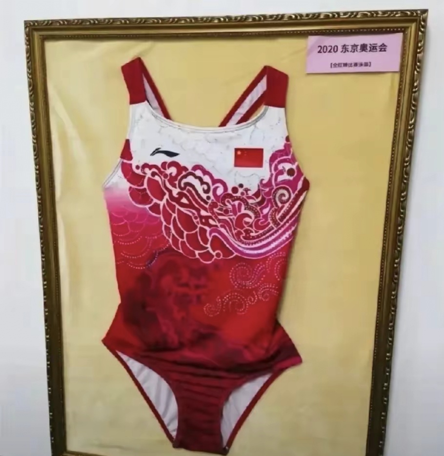 这不仅是两件衣服,更是婵宝奋斗全红婵泳衣被剪全红婵泳装奥运专业