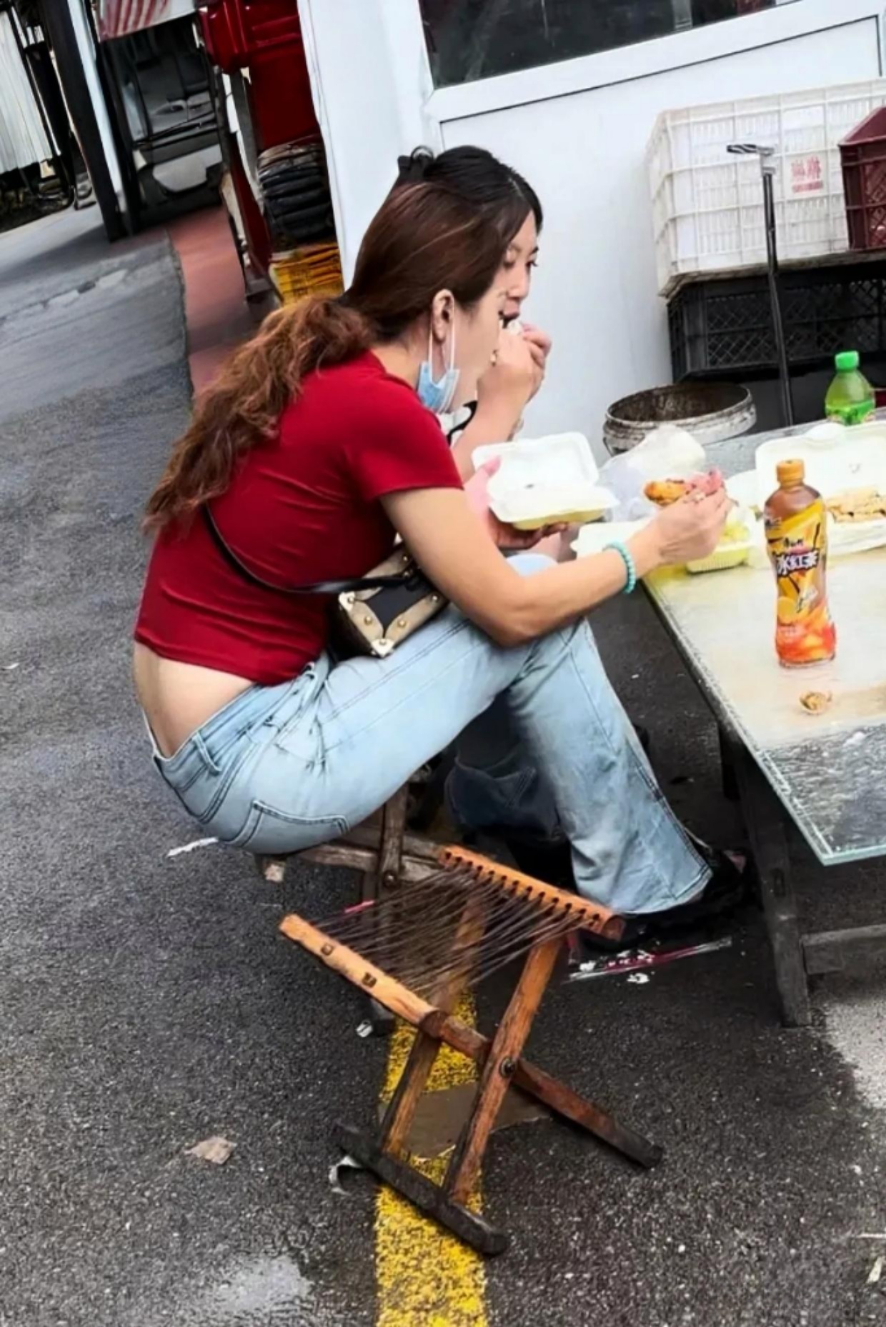 "提醒你一下,注意维护交通秩序