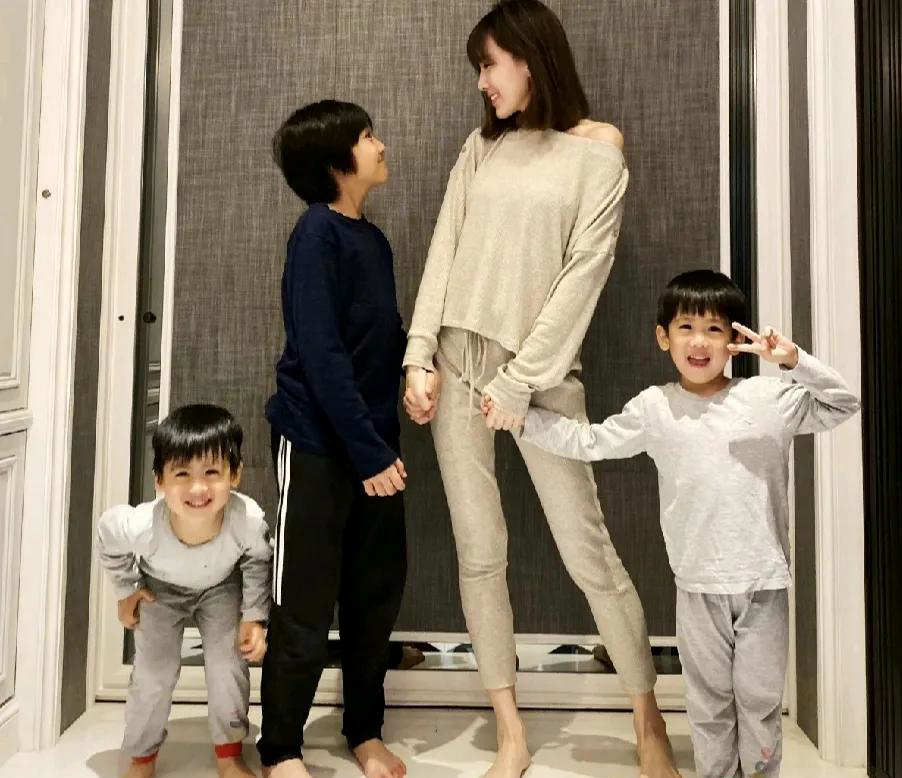 9月15日,今天是林志颖儿子kimi的15岁生日,林志颖老婆终于晒出了
