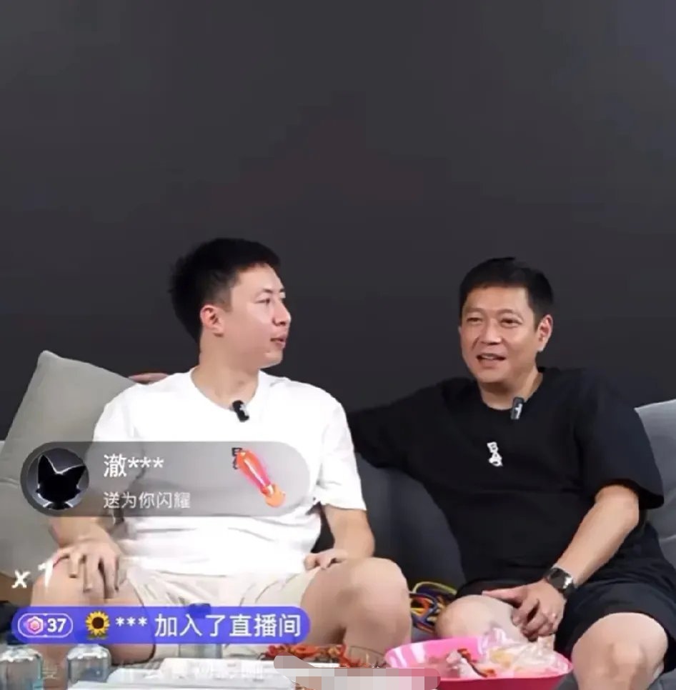 coco和方博直播,粉丝问他:大头和莎莎还会打混双吗?