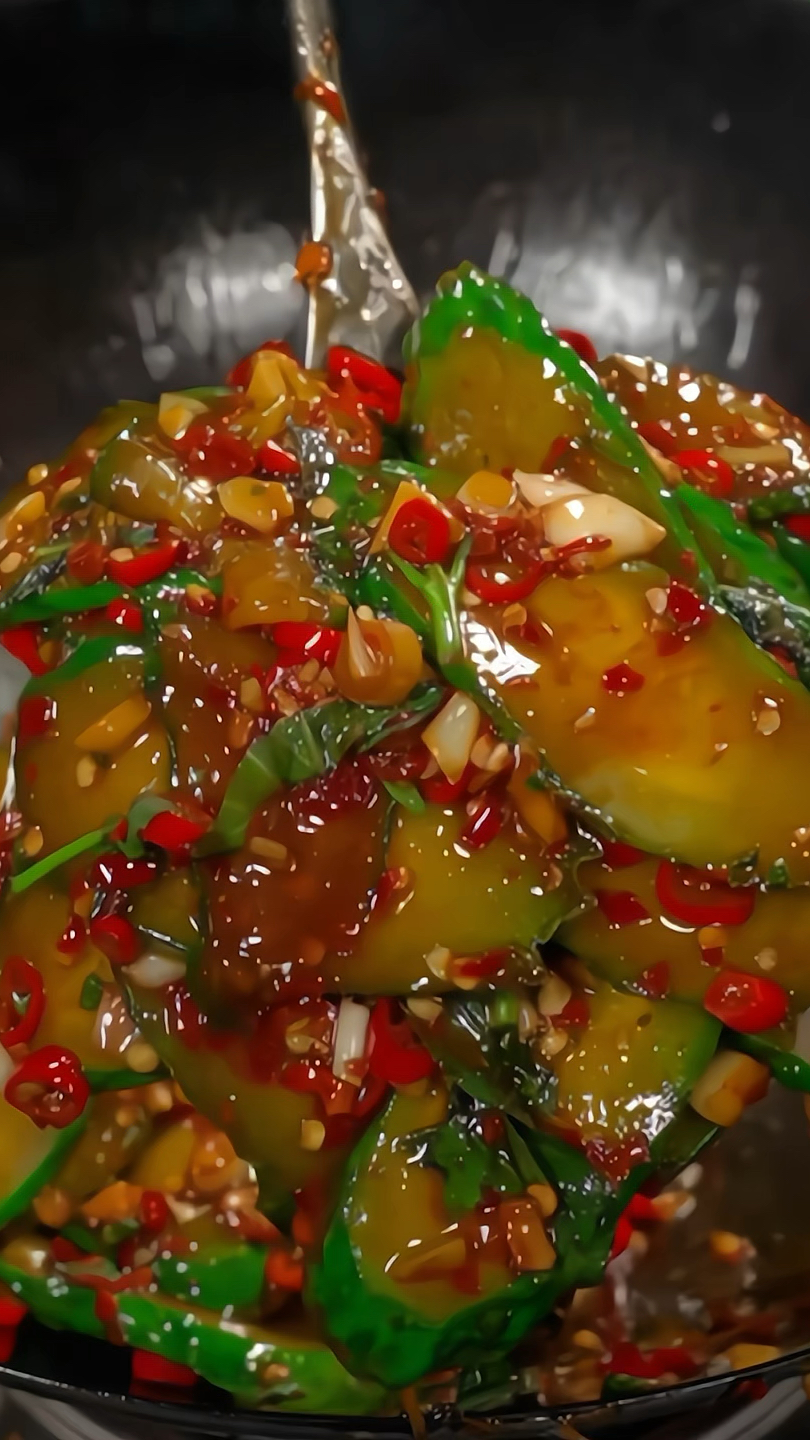 紫苏大量上市的季节,肯定少不了我这个紫苏煎黄瓜