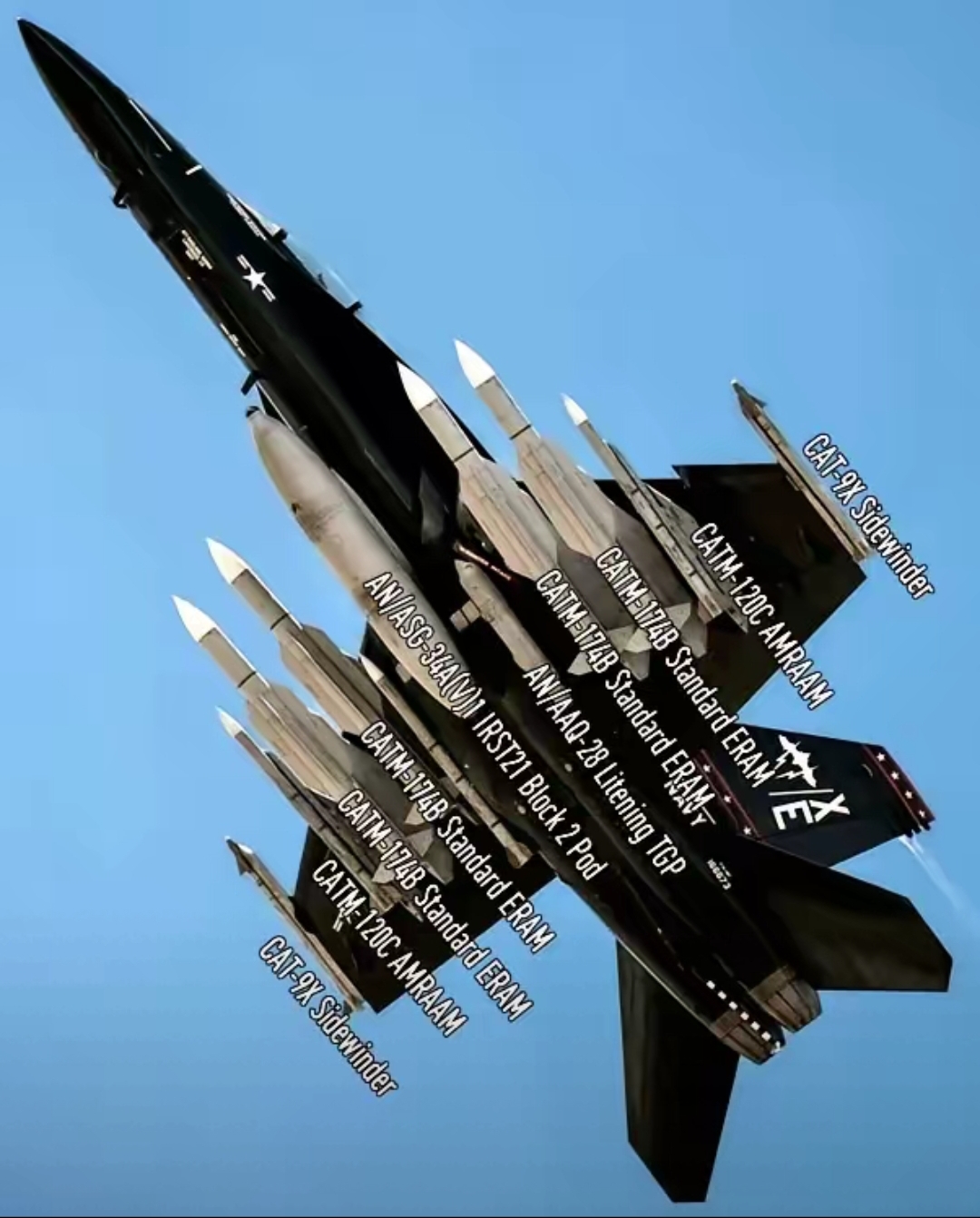 一共11个挂架上面挂载了4枚远距弹标准6舰空弹改的又大又重3