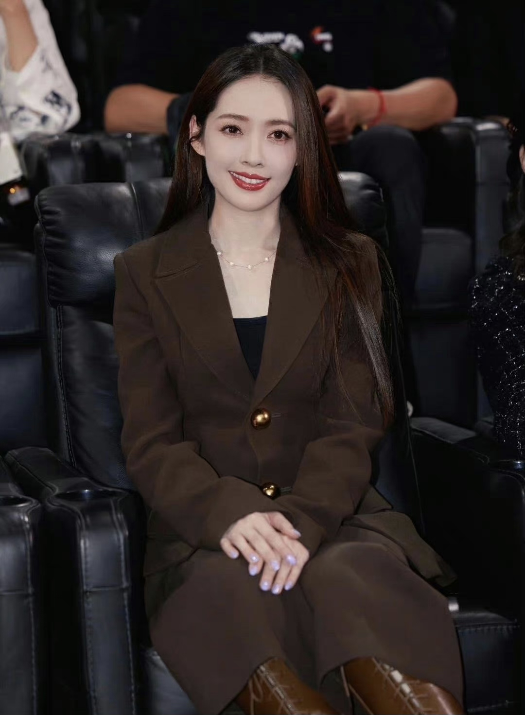 2024华为新品发布会# 郭碧婷新电影《门前宝地》北京首映礼太美了,这