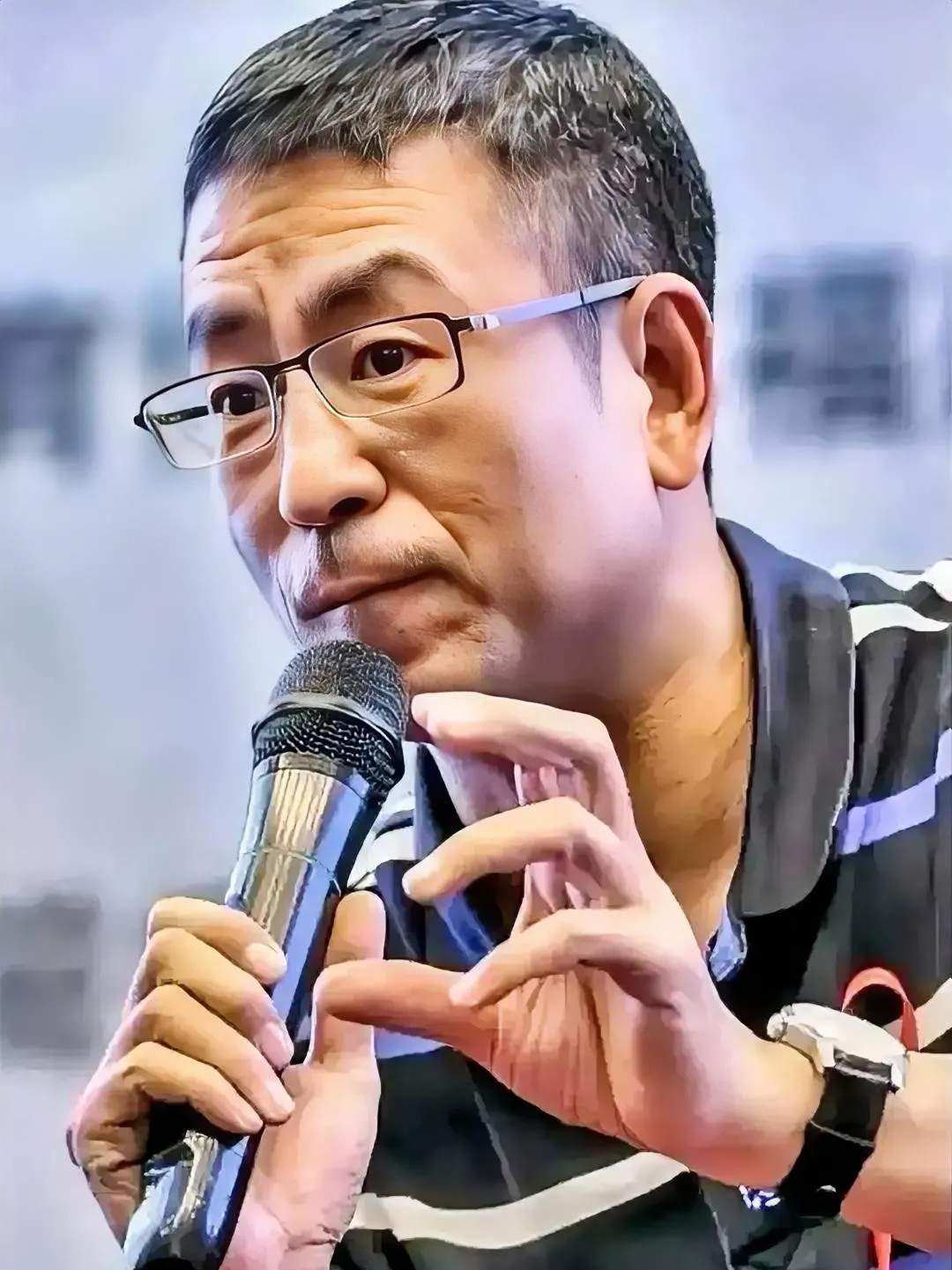 白岩松写给普通家庭孩子的五句话,点醒了无数人: