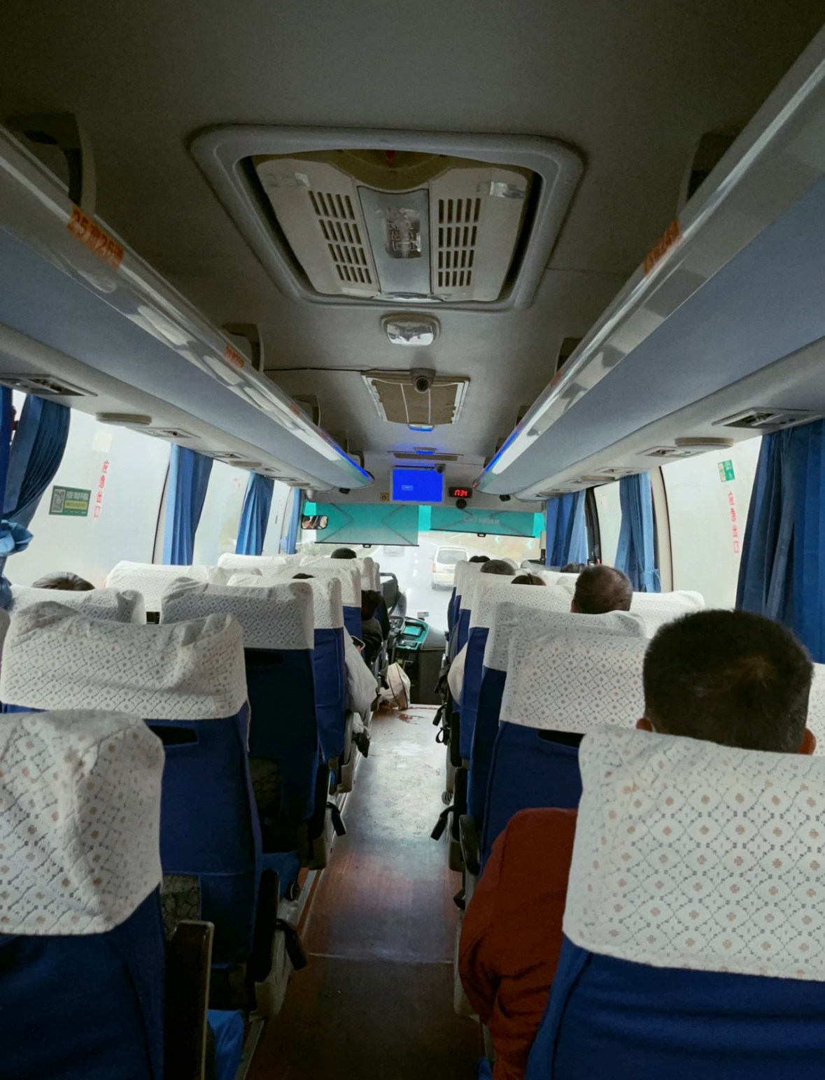 河北保定,一工程停工,包工头邀请50名工人参加儿子