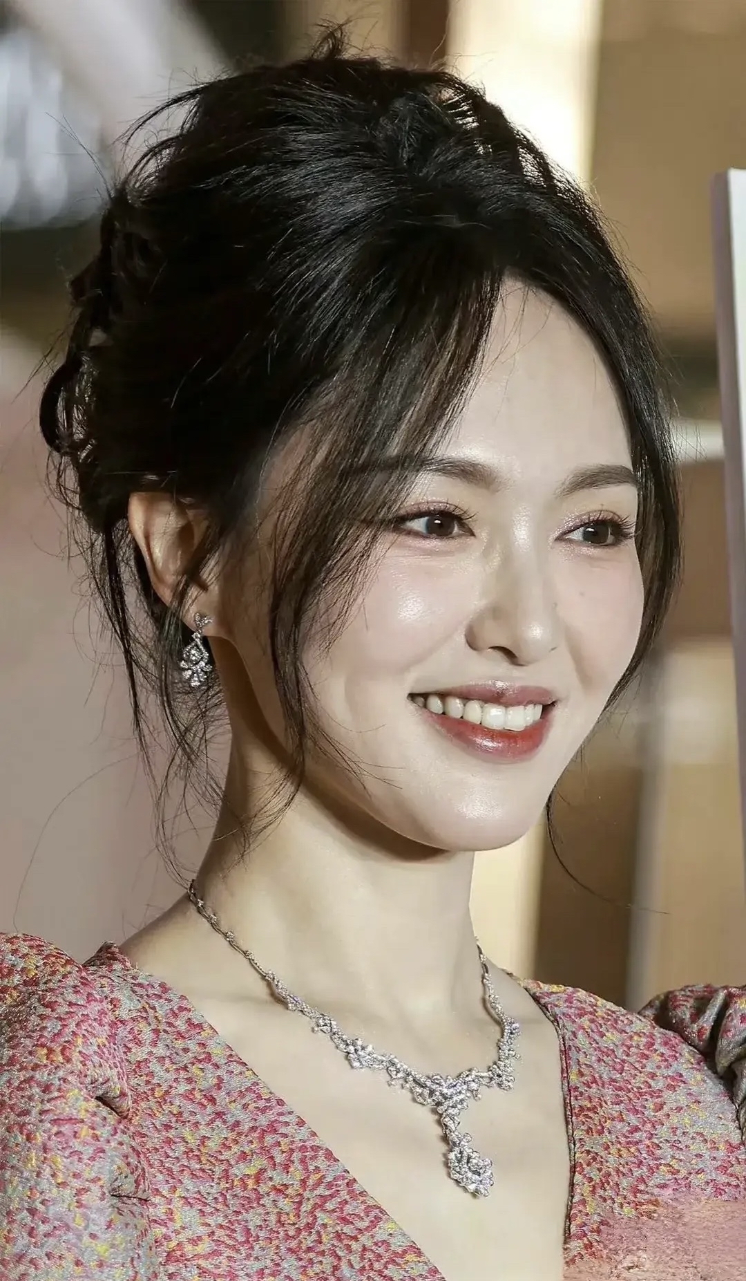 普通人真的不用为法令纹焦虑了, 明星花那么多钱去保养 还有她皮肤