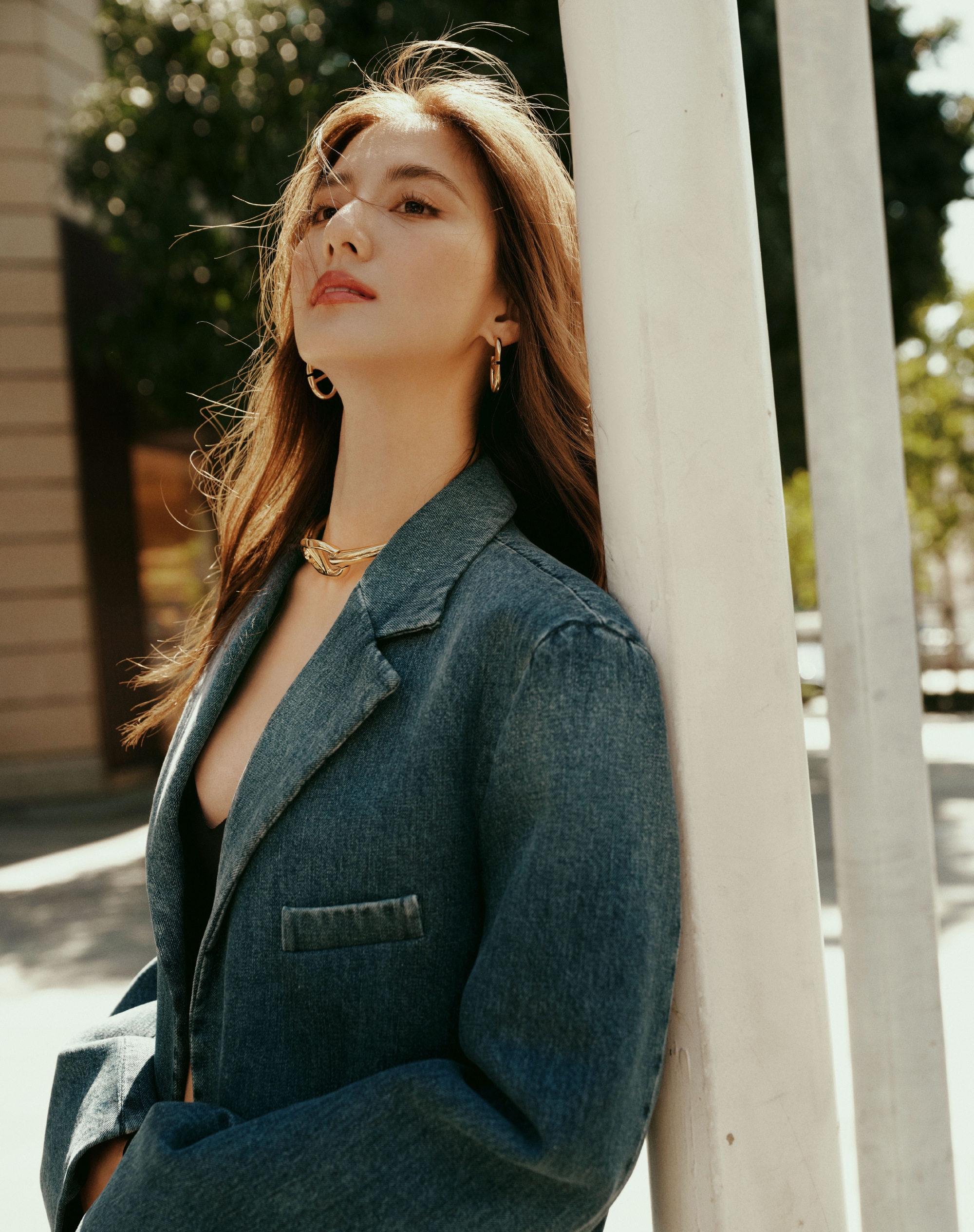 不得不承认,吴千语的确是拥有着诸多令人惊艳的美貌特质在身上