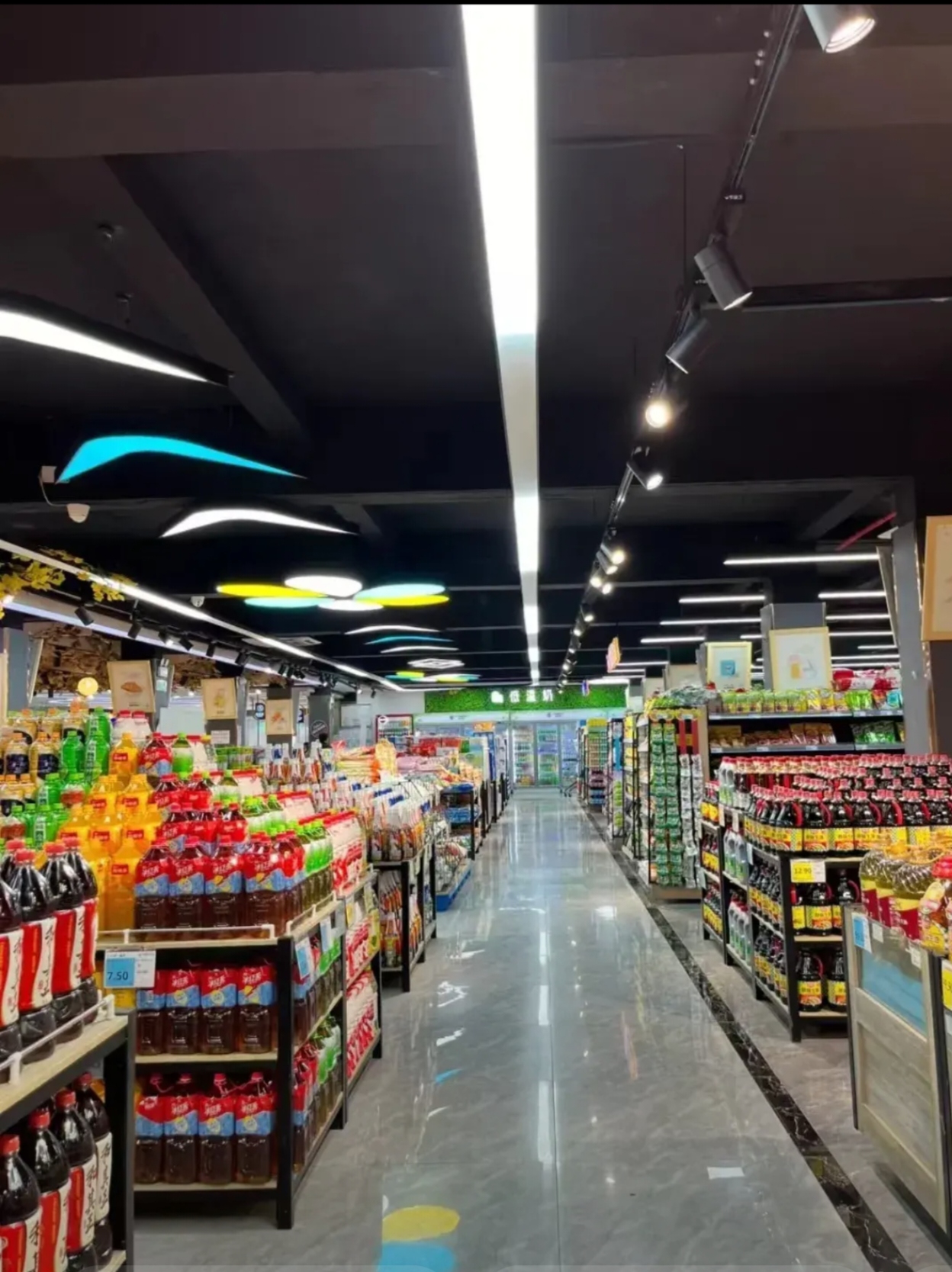 三舅妈前年走的,三舅也不行了,立了遗嘱,想不到的是,六个超市,仅给了