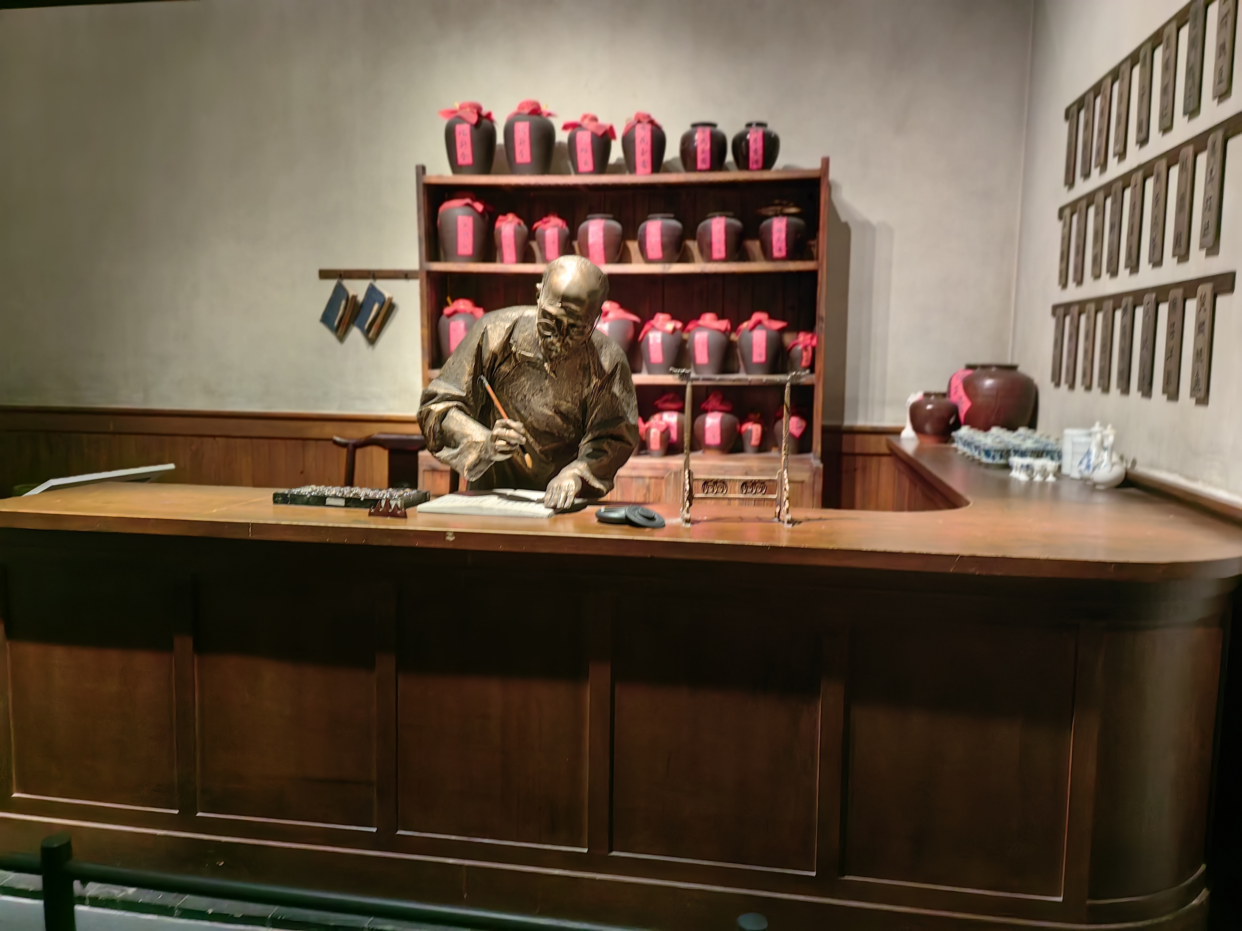 风拍疏帘,灯影逗窗户.自从暝宿河桥,露听江笛,久不记,旧游湘楚