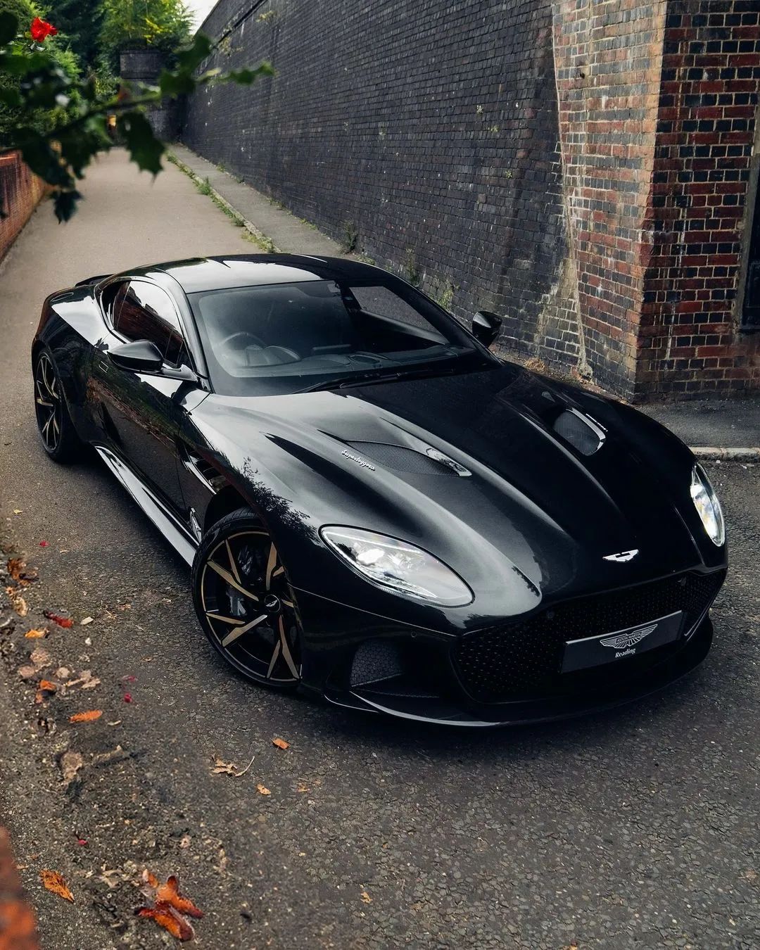 阿斯顿马丁dbs007邦德版融合速度与优雅