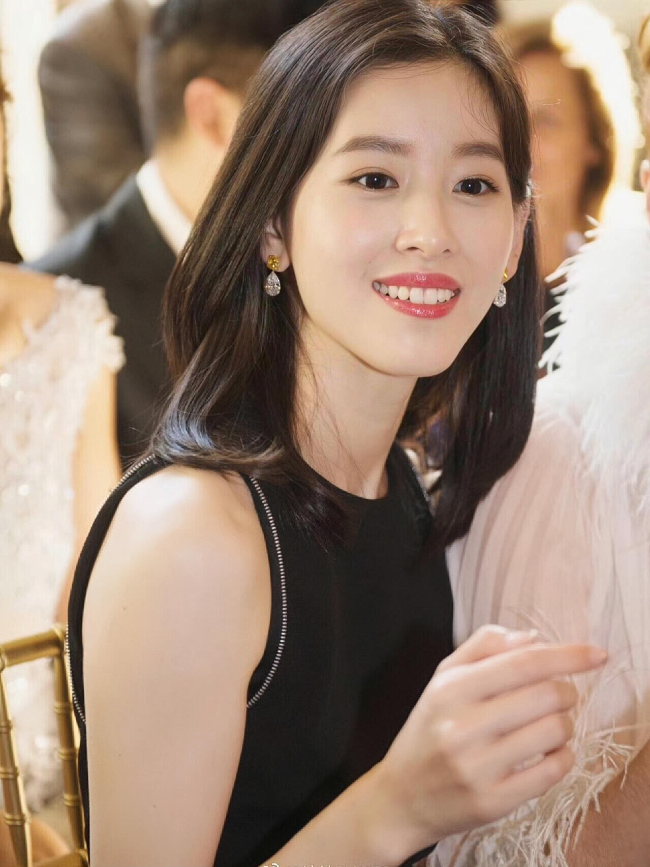 章泽天这是咋回事儿啊?咱这奶茶妹妹现在那气场简直杠杠的呀!