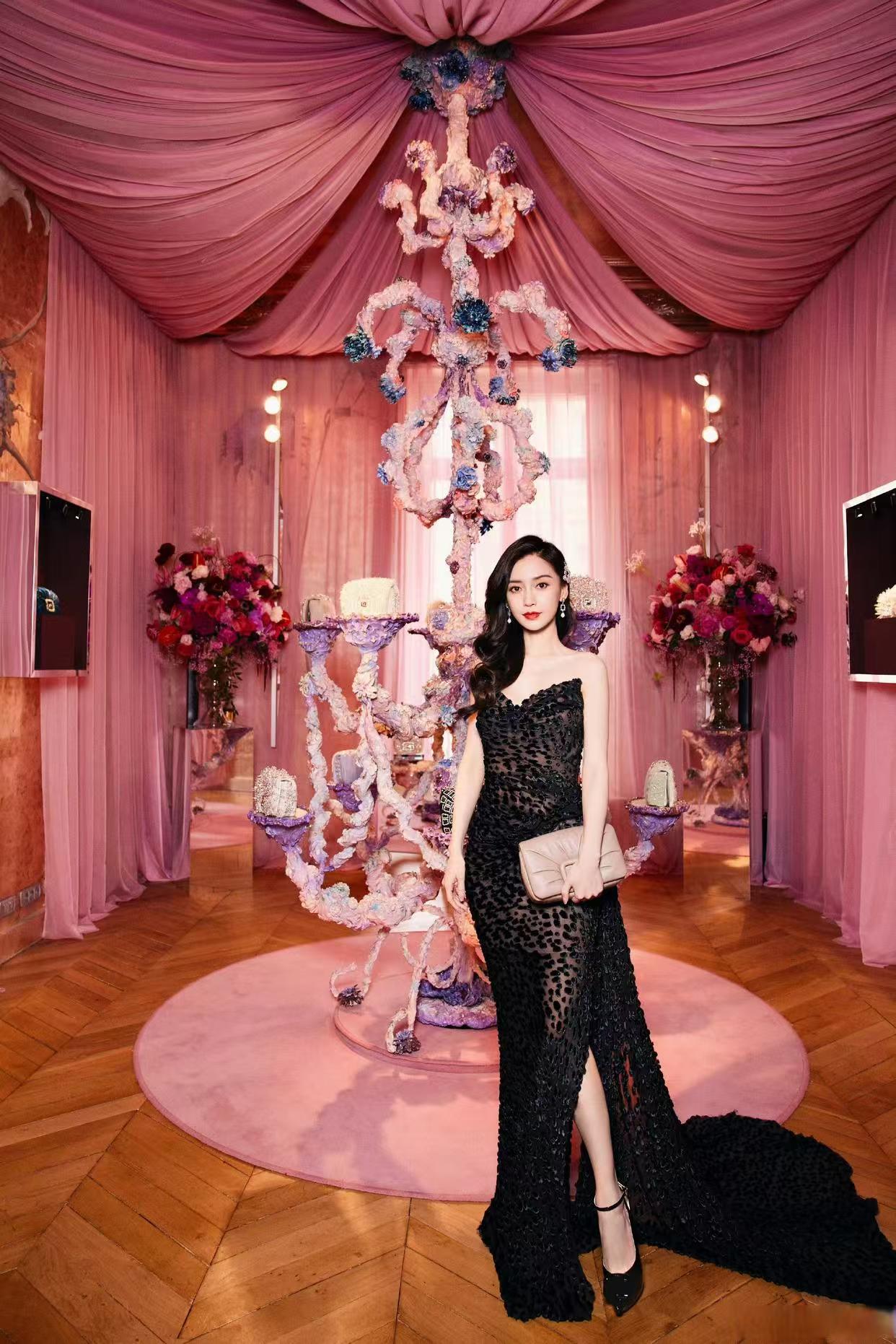 杨颖黑色蕾丝裙妆造