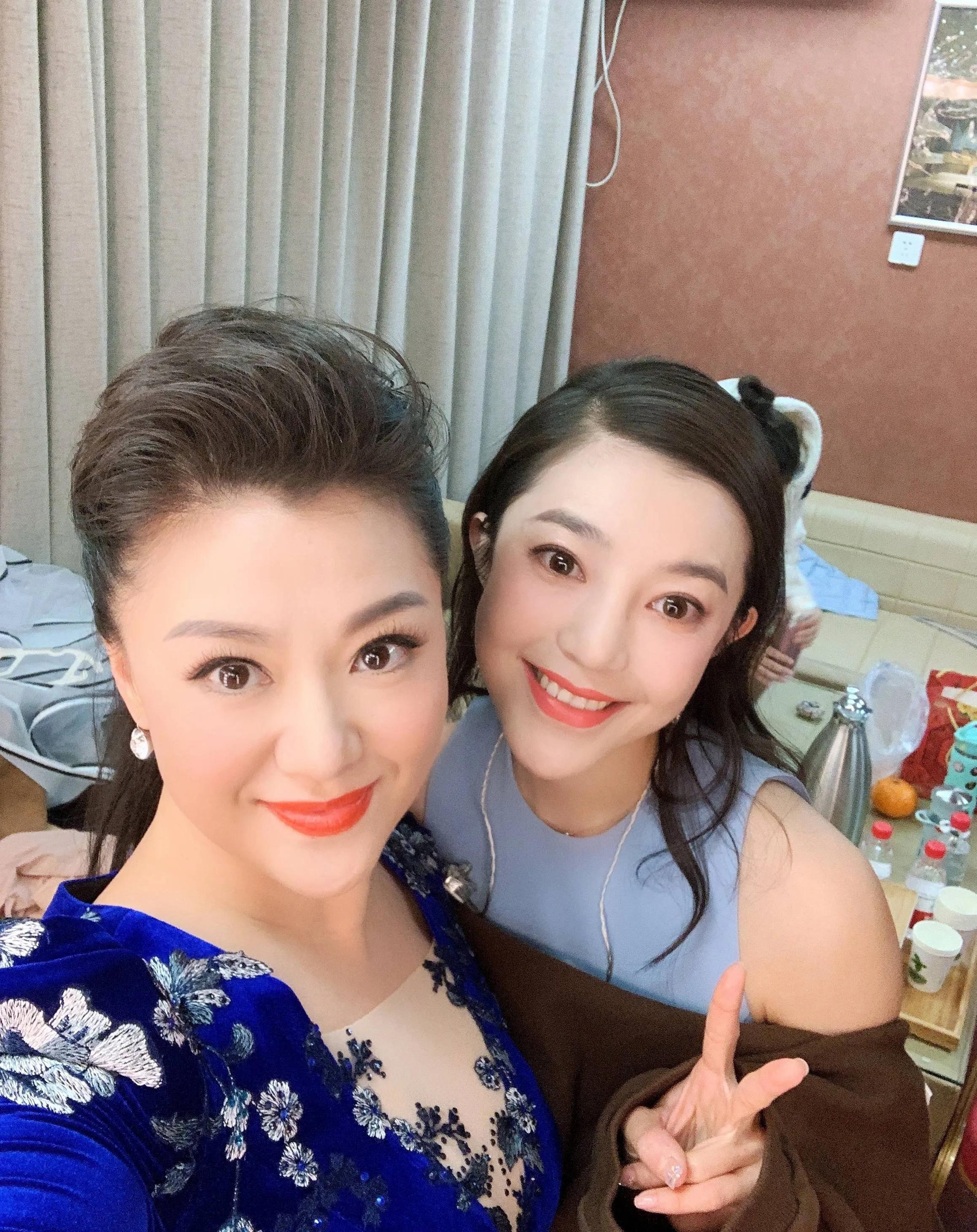 回顾王丽达荣登春晚32岁获青歌赛冠军42岁华丽转身做教授