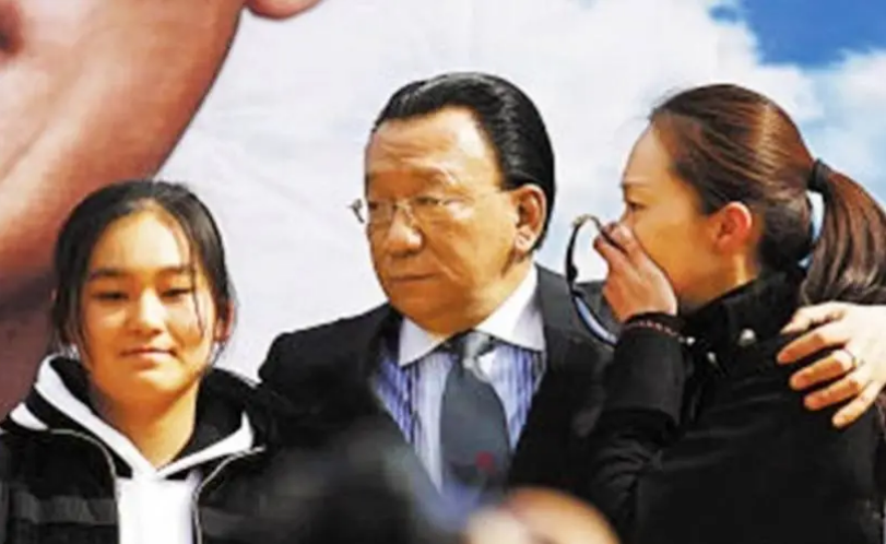 回顾著名演员侯耀华:曾是工厂钳工,儿子侯军是我很满意的作品