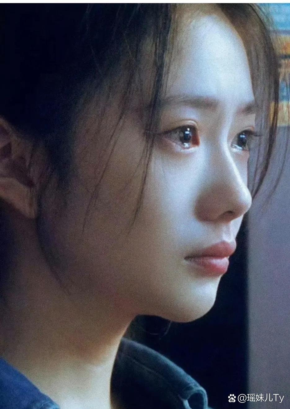 这里的人们勤劳质朴,邻里之间互帮互助,家庭充满着温馨.