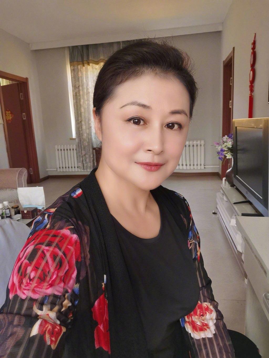 回顾"谢大脚"于月仙无儿无女,去世一年半后,丈夫选择令人泪目