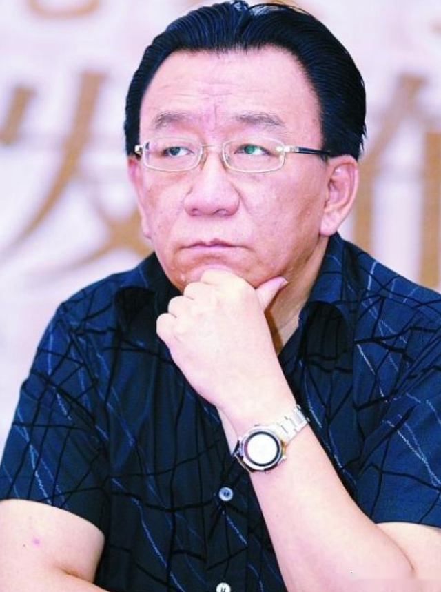 回顾著名演员侯耀华:曾是工厂钳工,儿子侯军是我很满意的作品